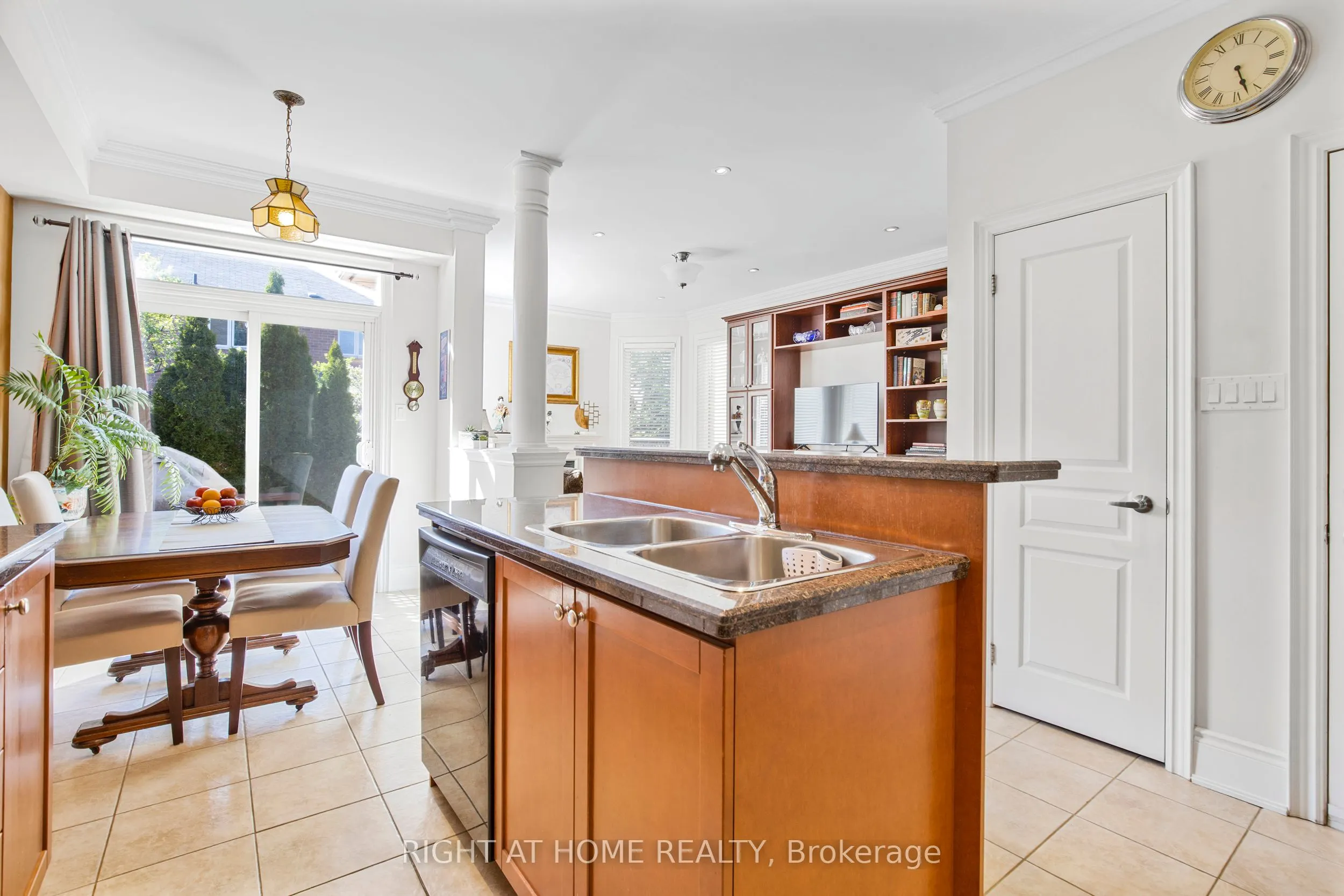 3351 Hayhurst Crescent