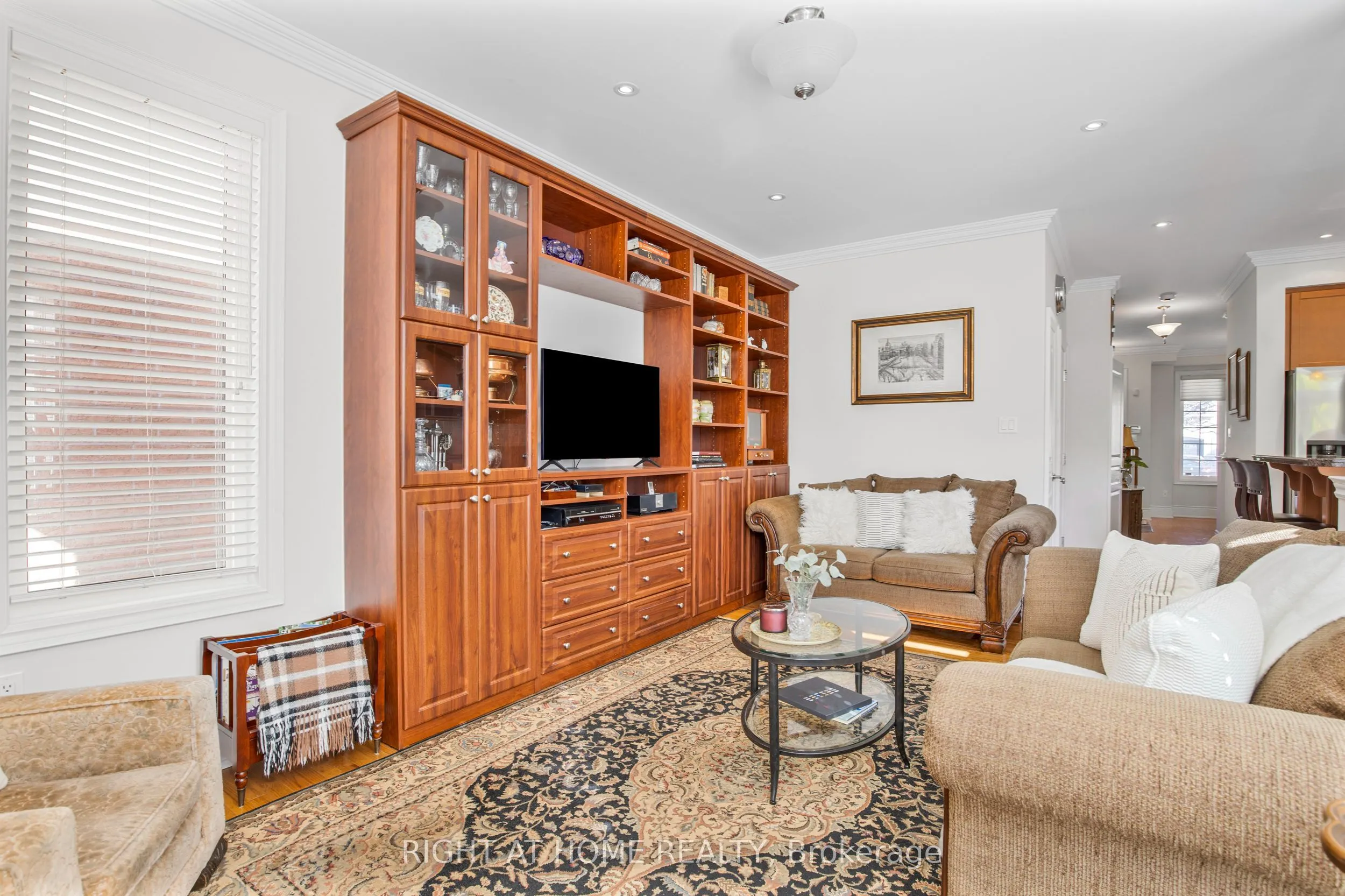 3351 Hayhurst Crescent