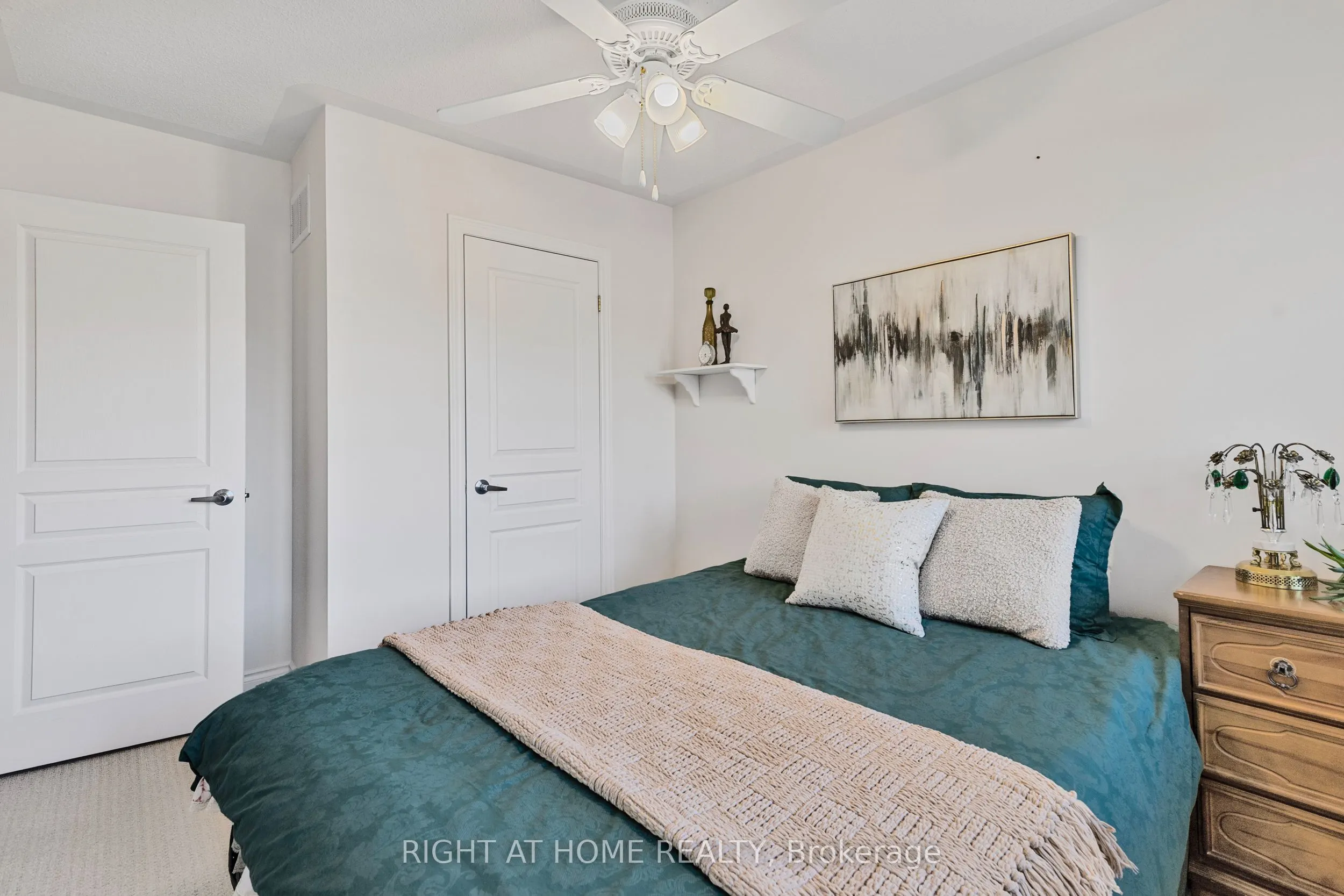 3351 Hayhurst Crescent