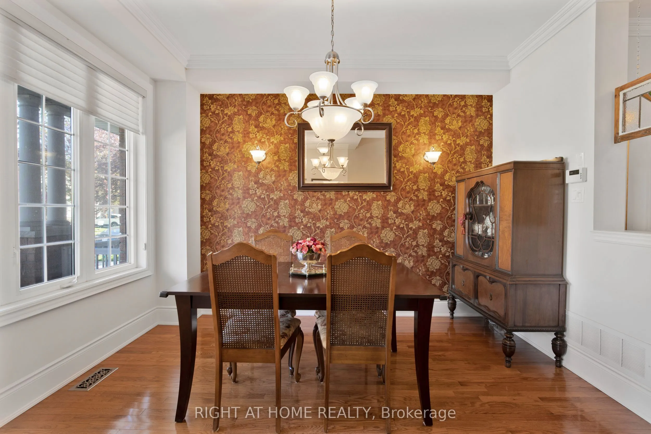 3351 Hayhurst Crescent