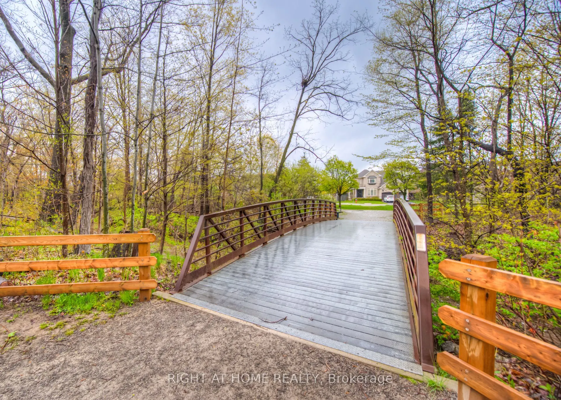 3351 Hayhurst Crescent