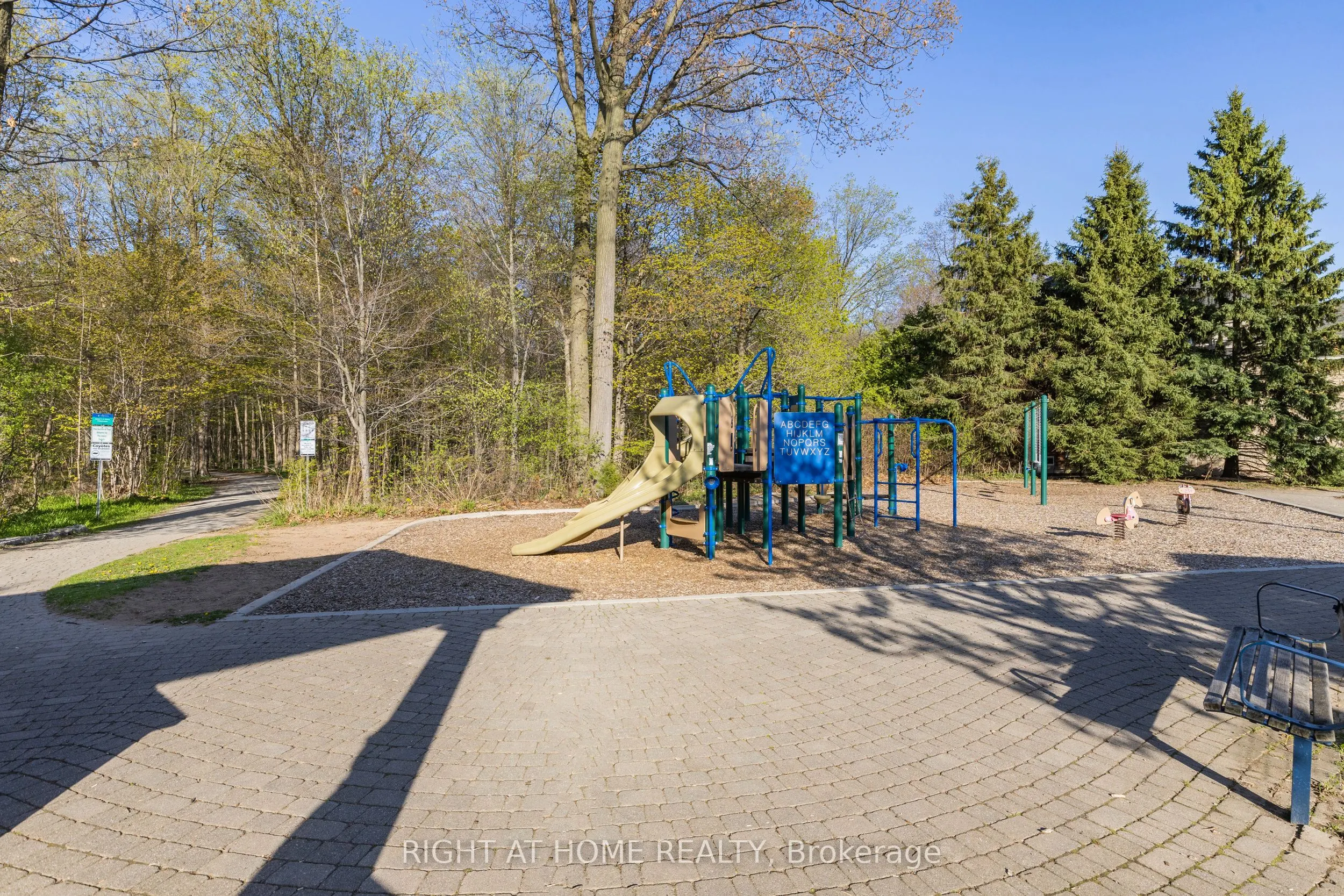 3351 Hayhurst Crescent