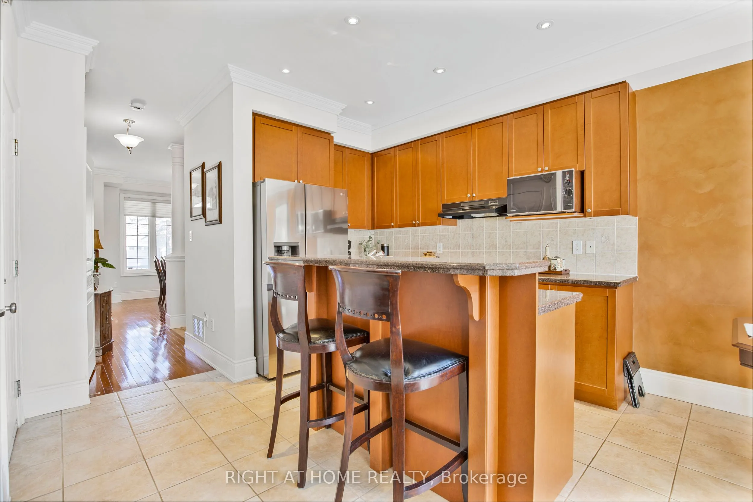 3351 Hayhurst Crescent