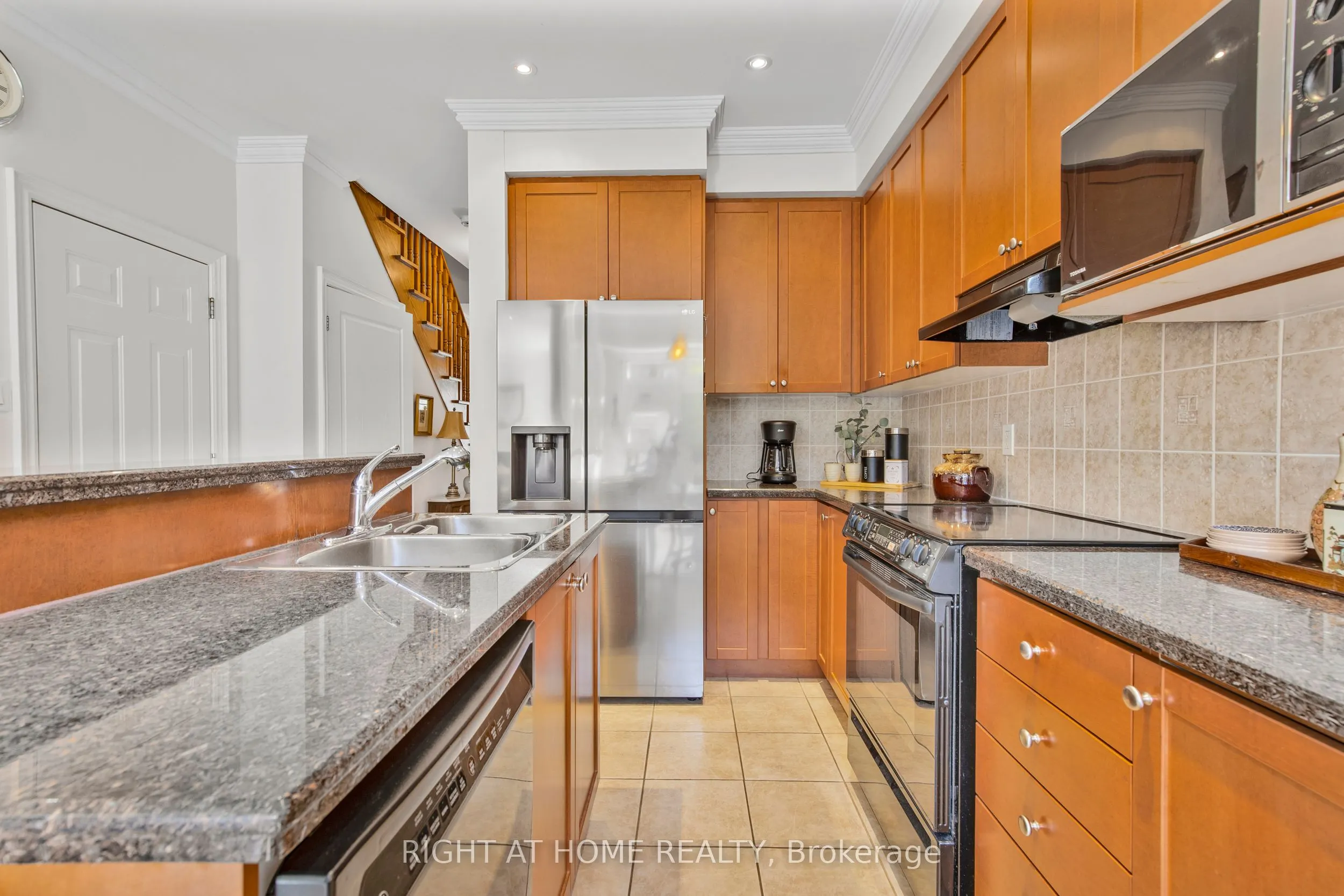 3351 Hayhurst Crescent