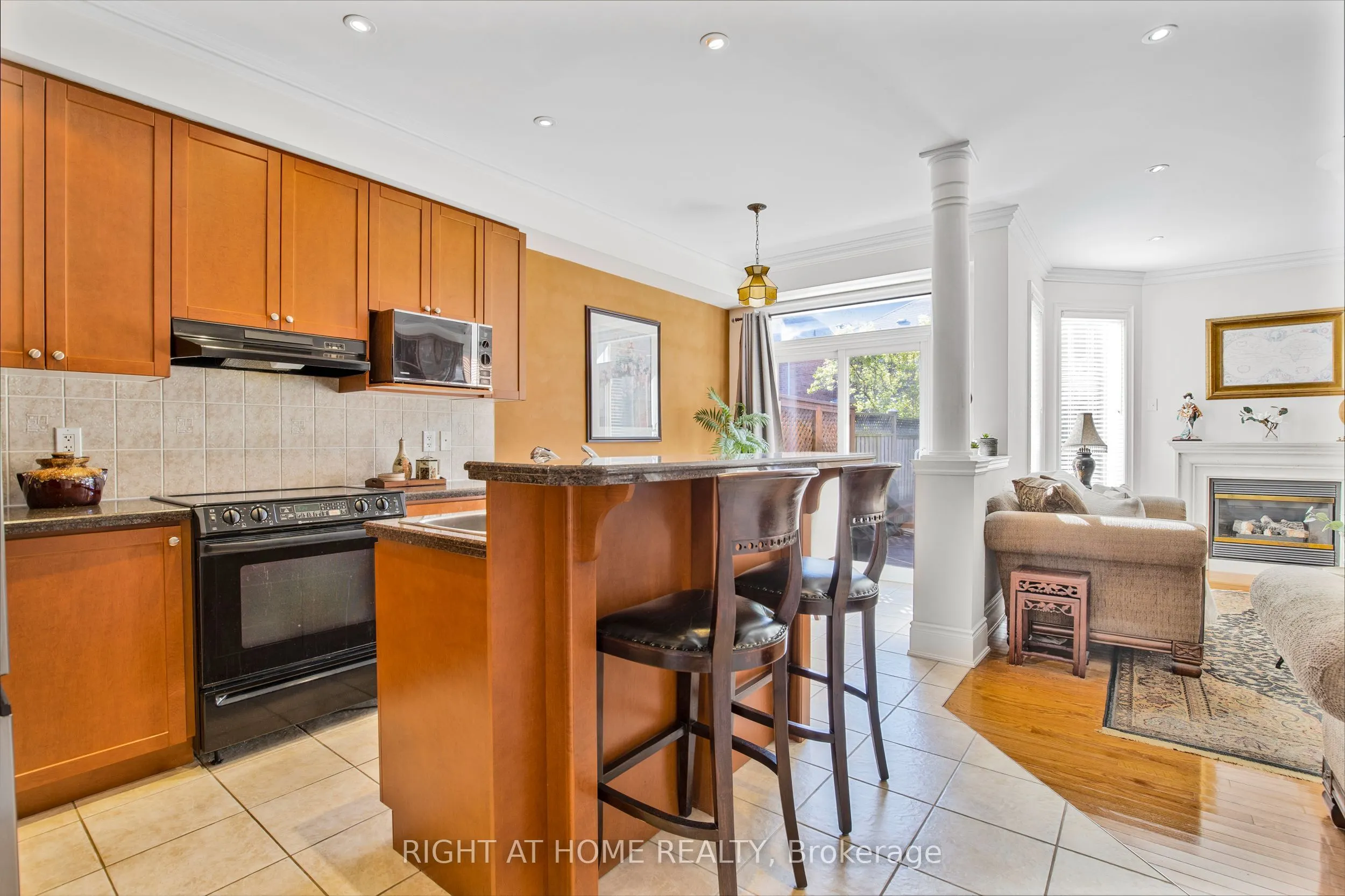 3351 Hayhurst Crescent