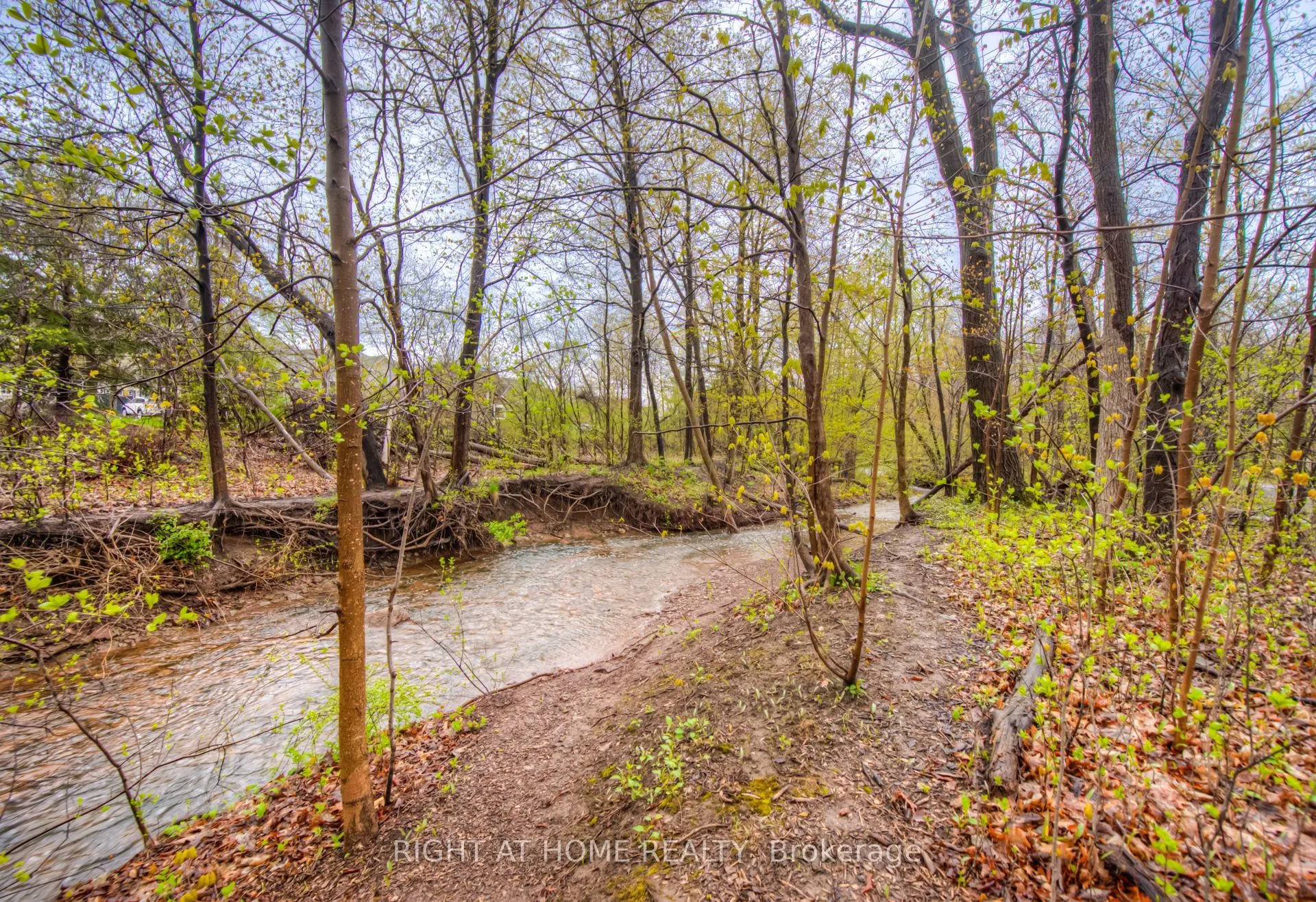 3351 Hayhurst Crescent