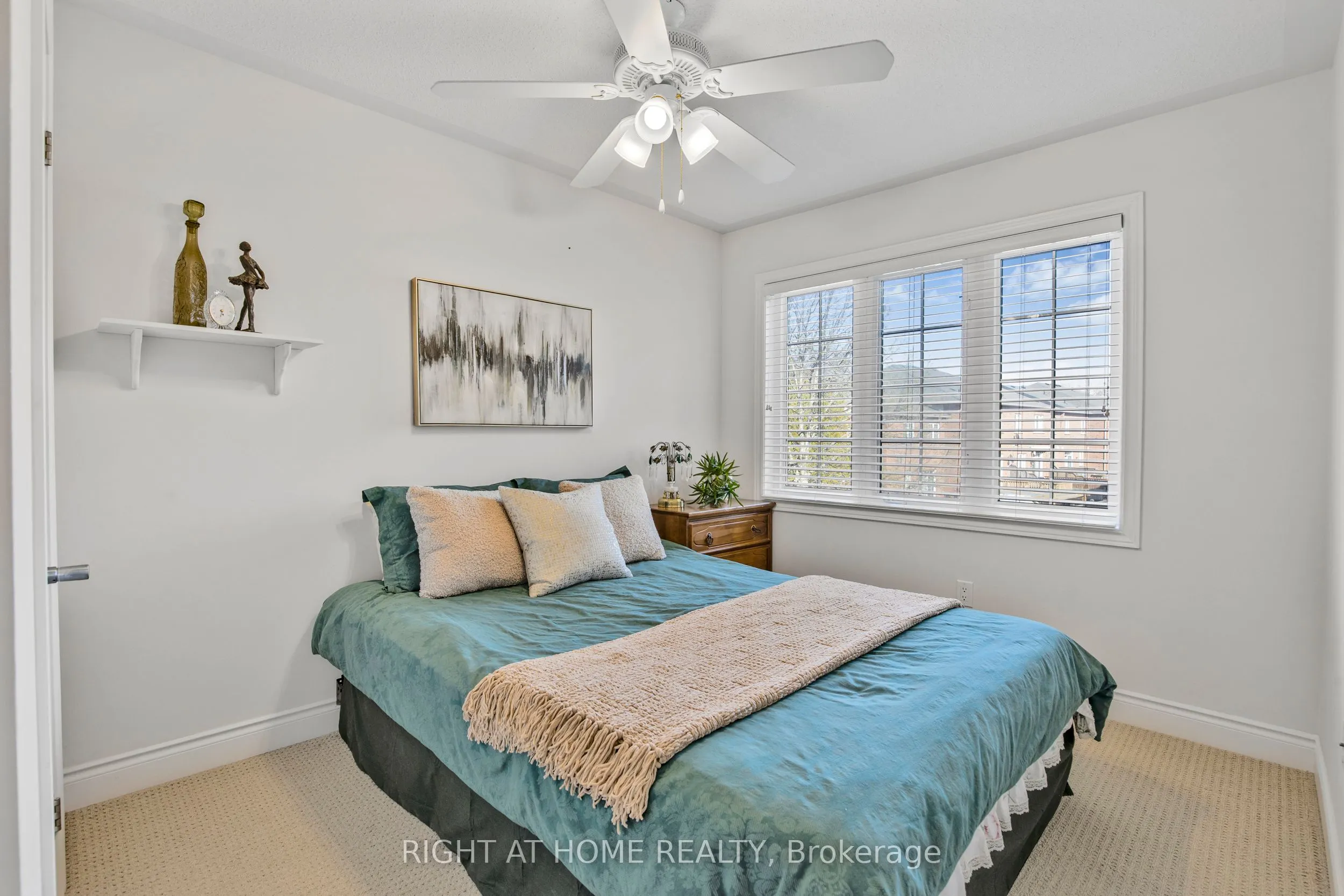 3351 Hayhurst Crescent