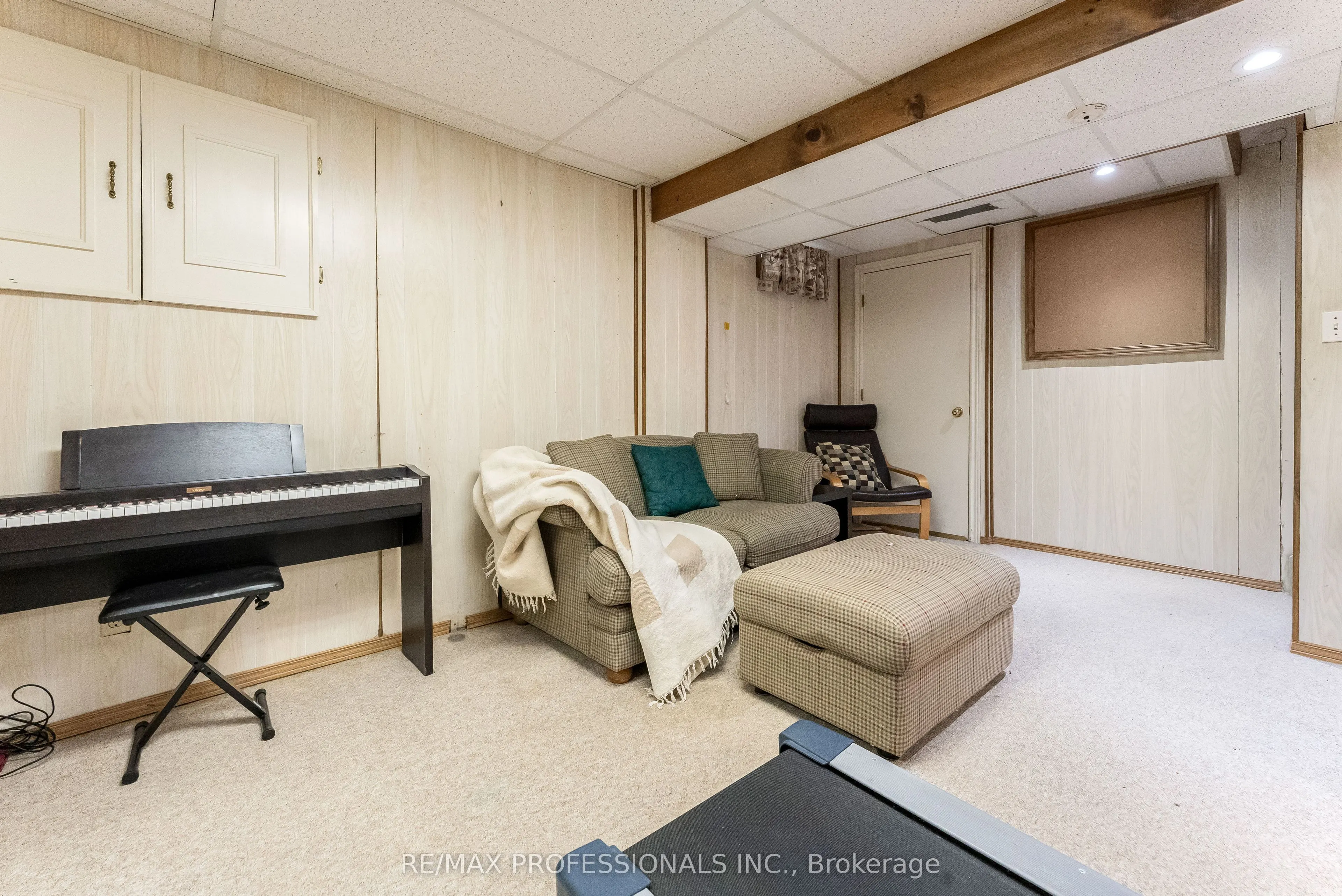 65 Hickorybush Avenue