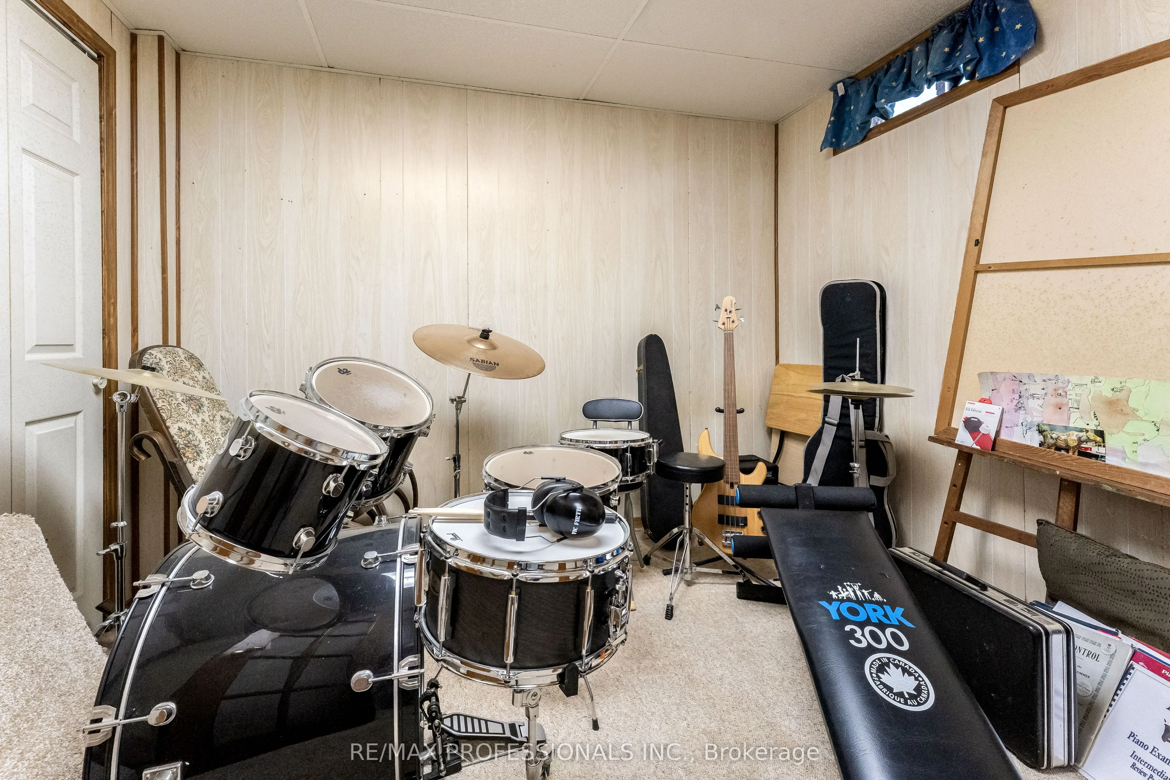 65 Hickorybush Avenue