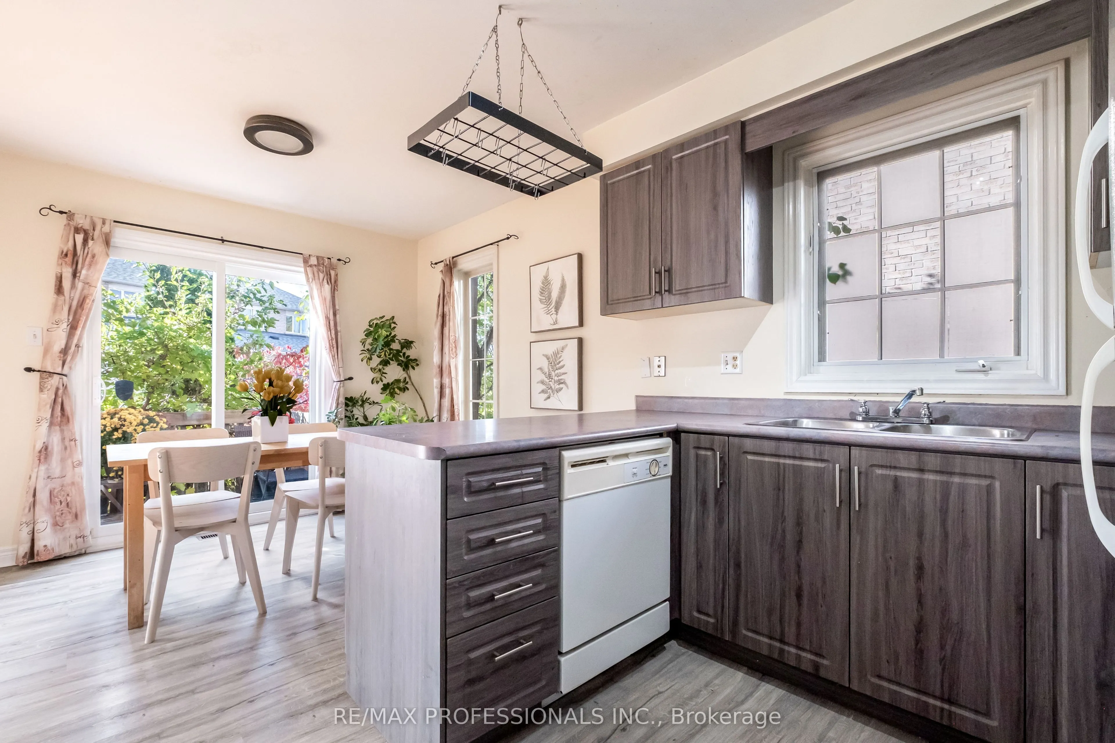 65 Hickorybush Avenue