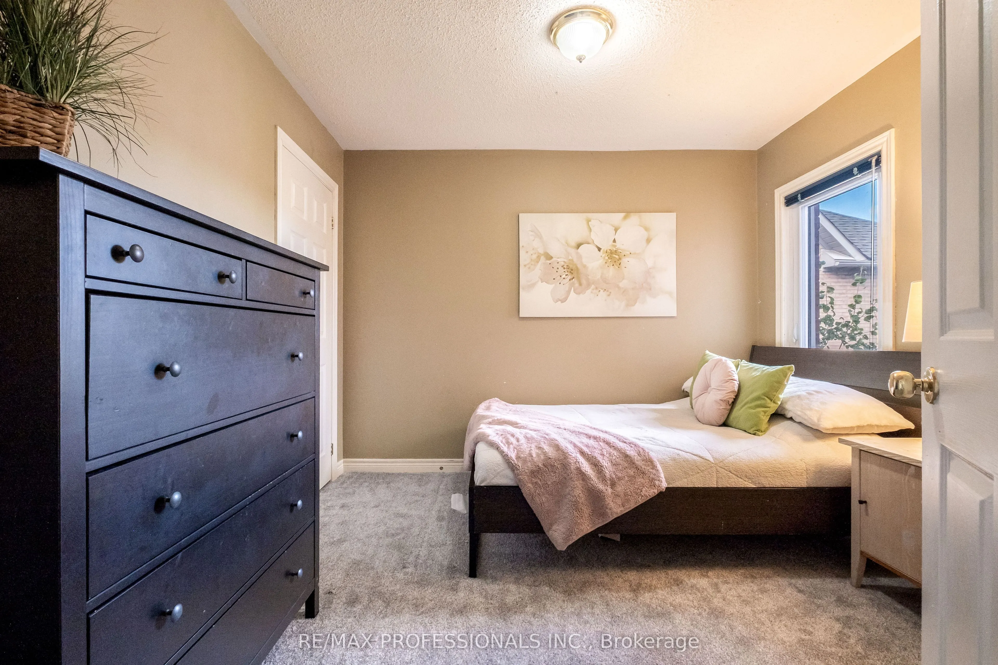 65 Hickorybush Avenue