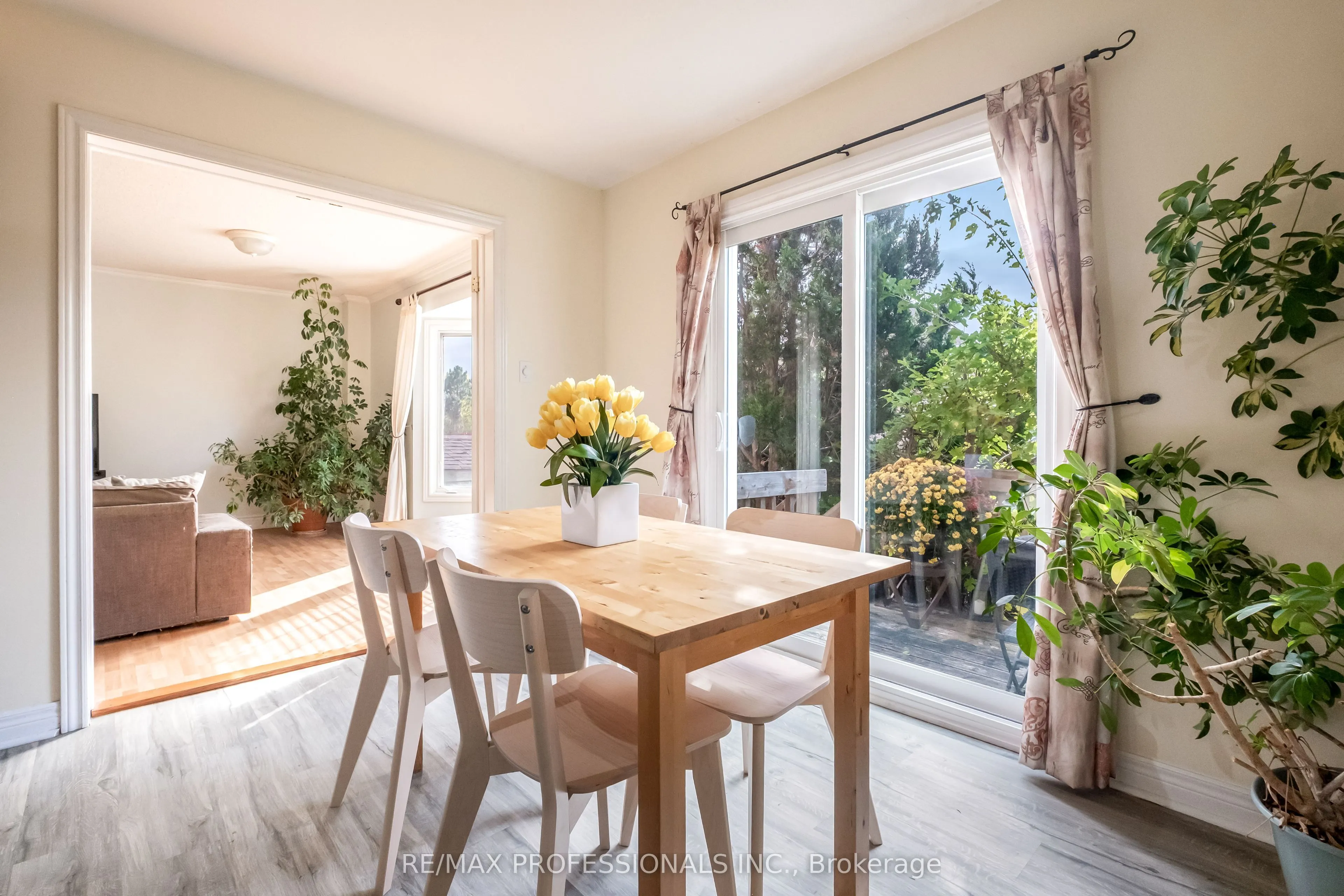 65 Hickorybush Avenue