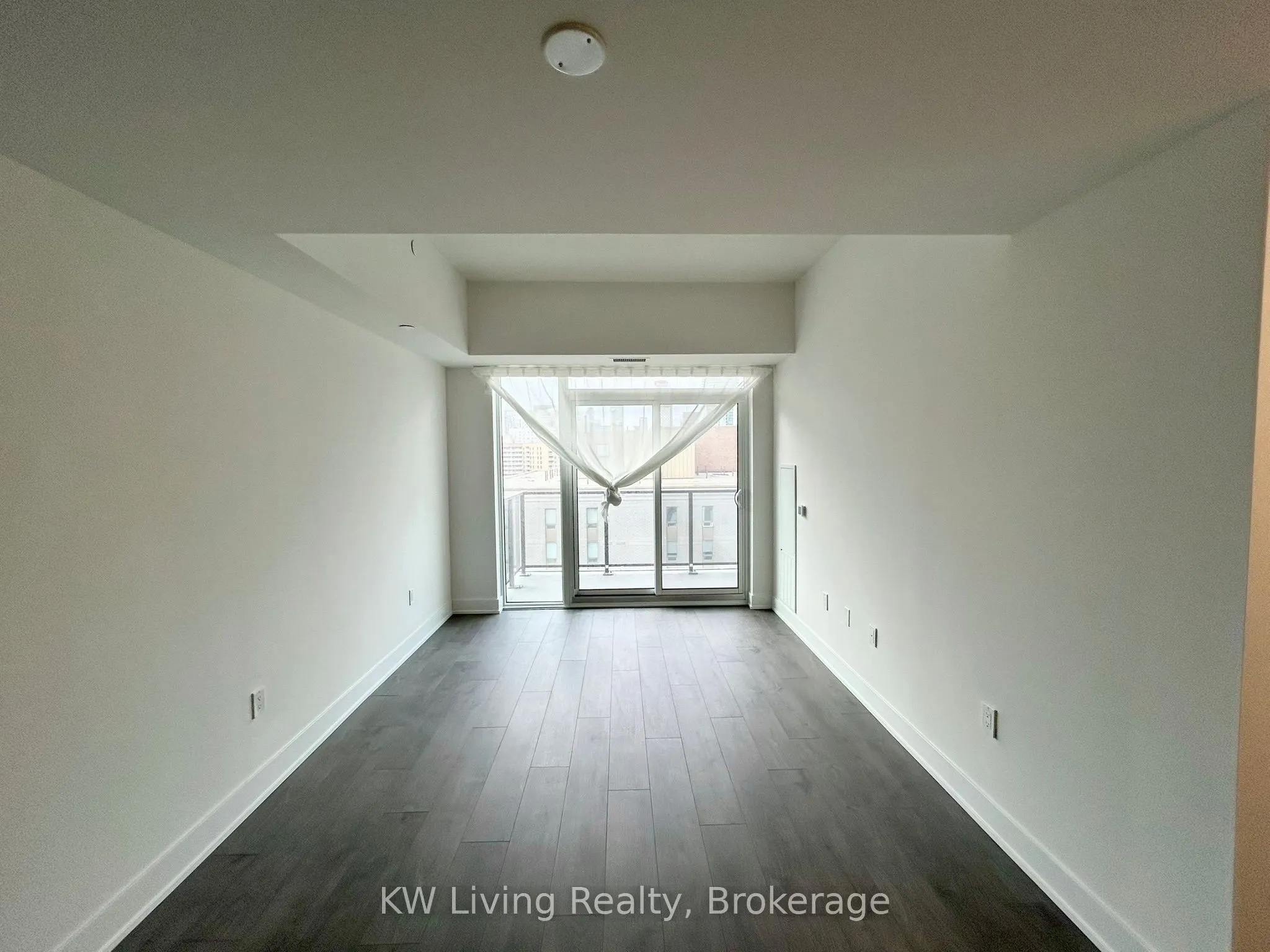 202 Burnhamthorpe Road E, #1703W