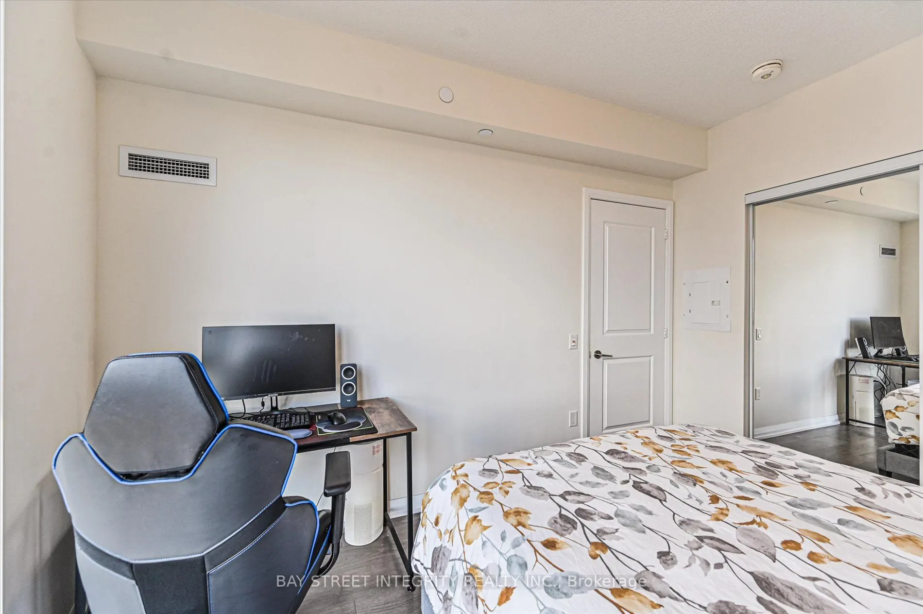 35 Watergarden Drive, #2719