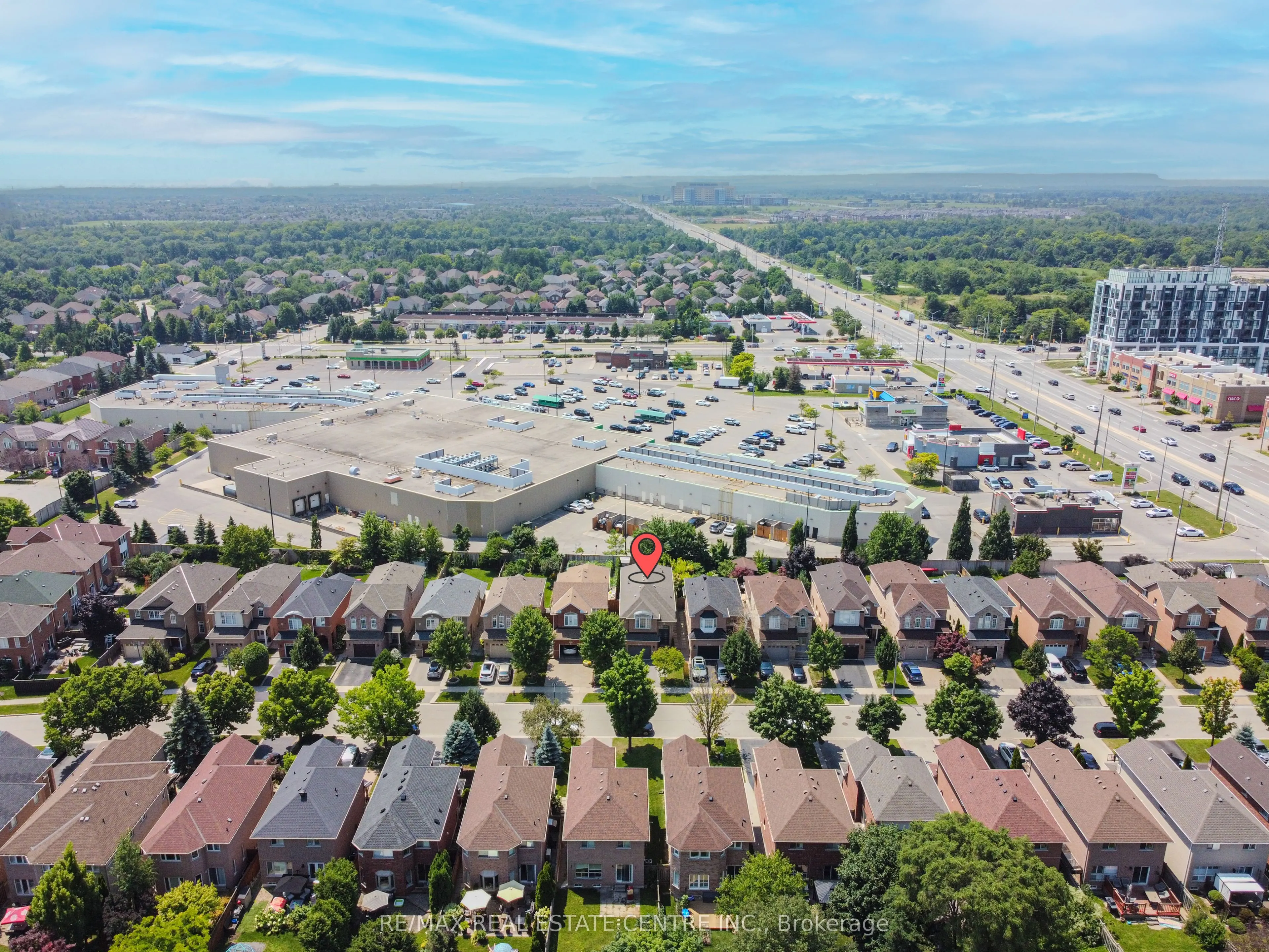 2498 Longridge Crescent