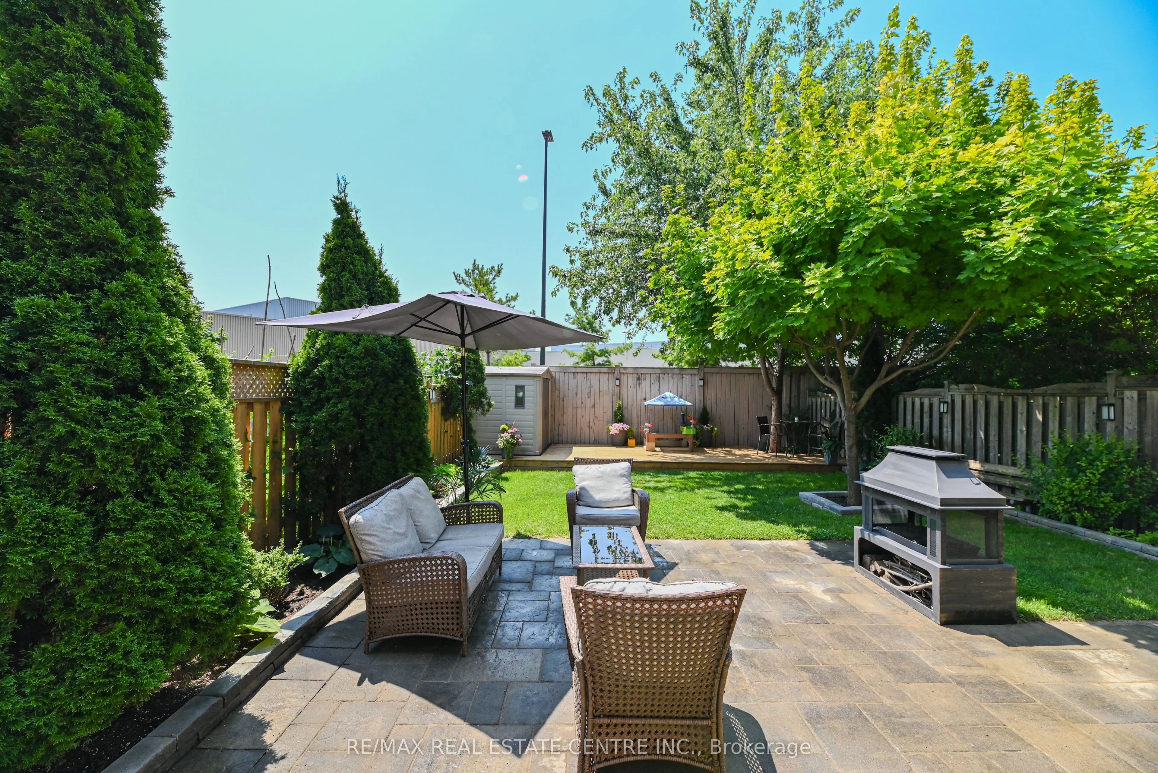 2498 Longridge Crescent