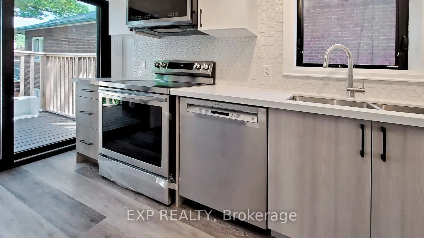 218 Howard Park Avenue, #2