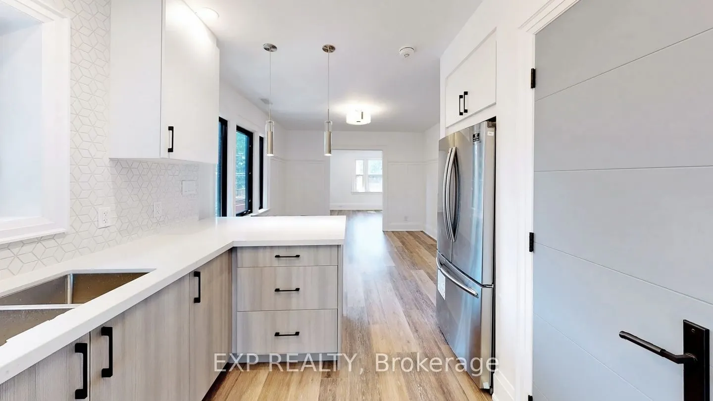 218 Howard Park Avenue, #2