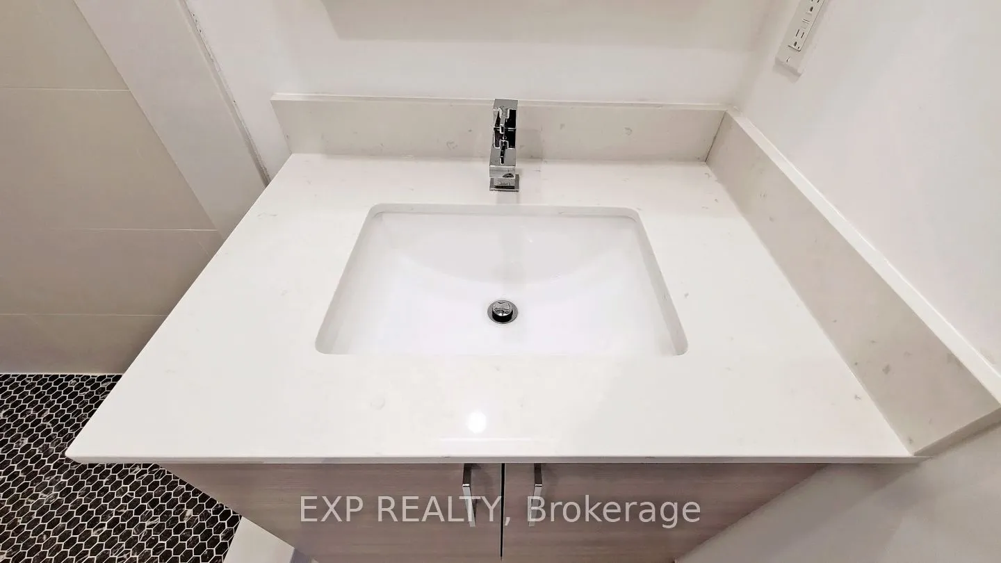 218 Howard Park Avenue, #2