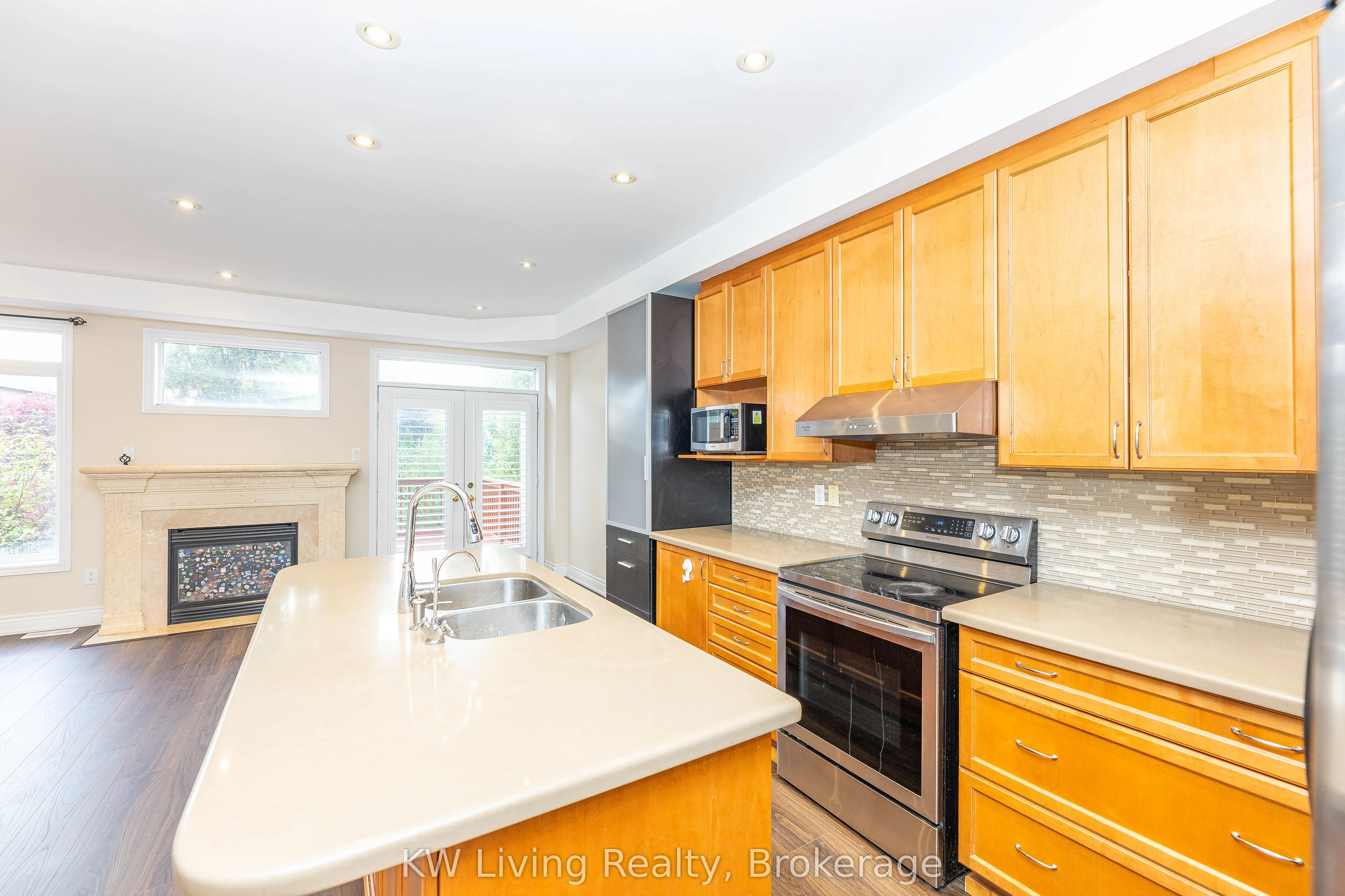 1182 Woodington Lane