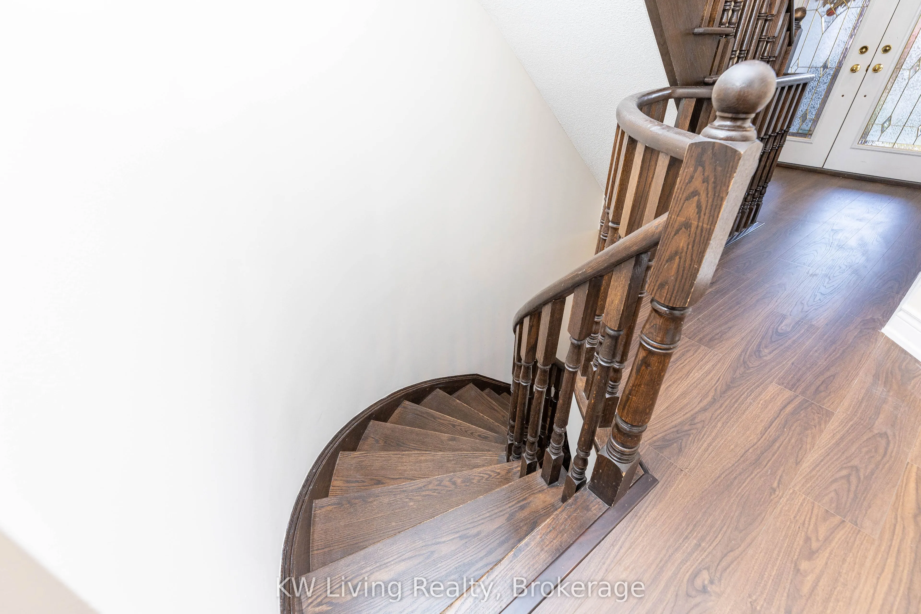 1182 Woodington Lane