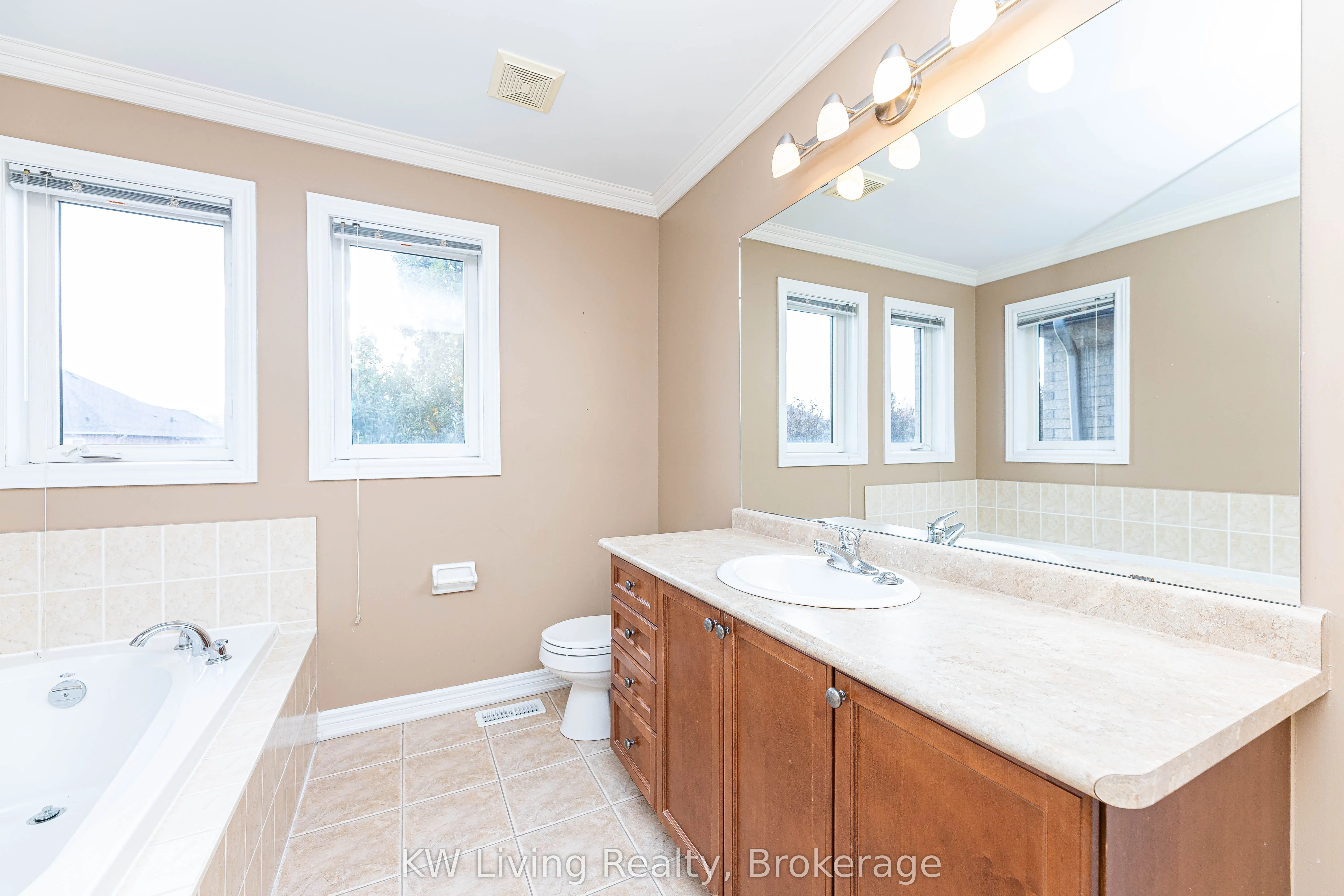 1182 Woodington Lane