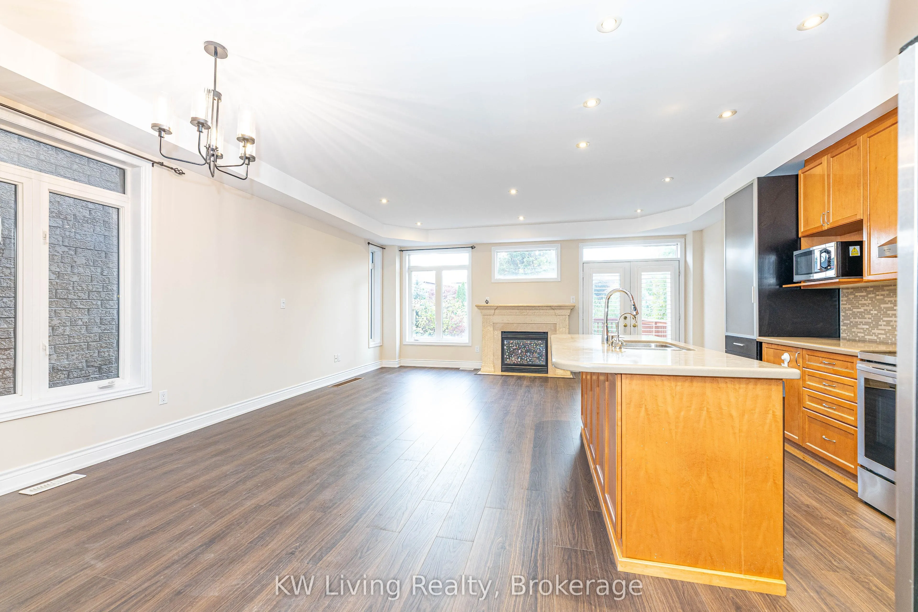 1182 Woodington Lane