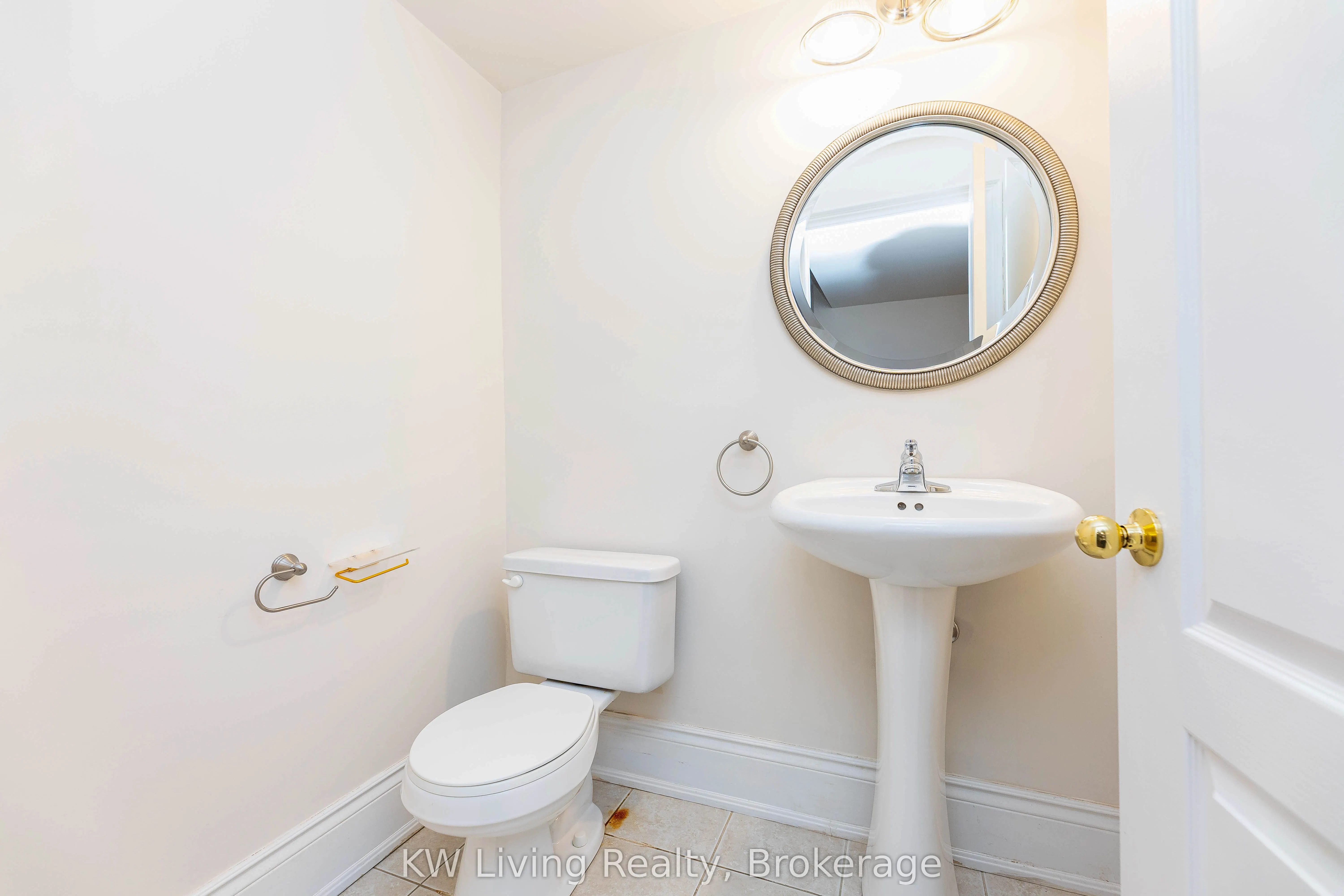 1182 Woodington Lane