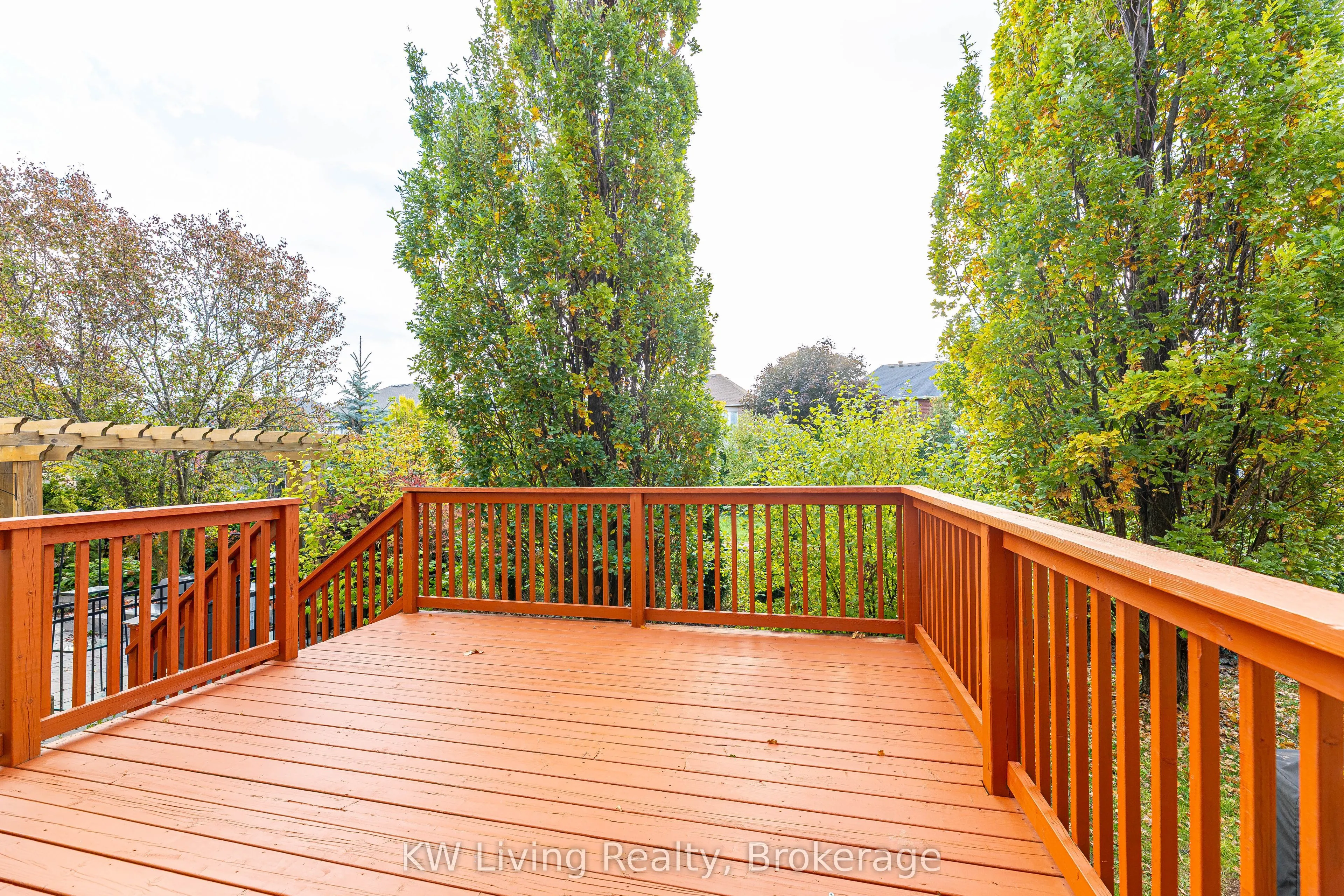 1182 Woodington Lane