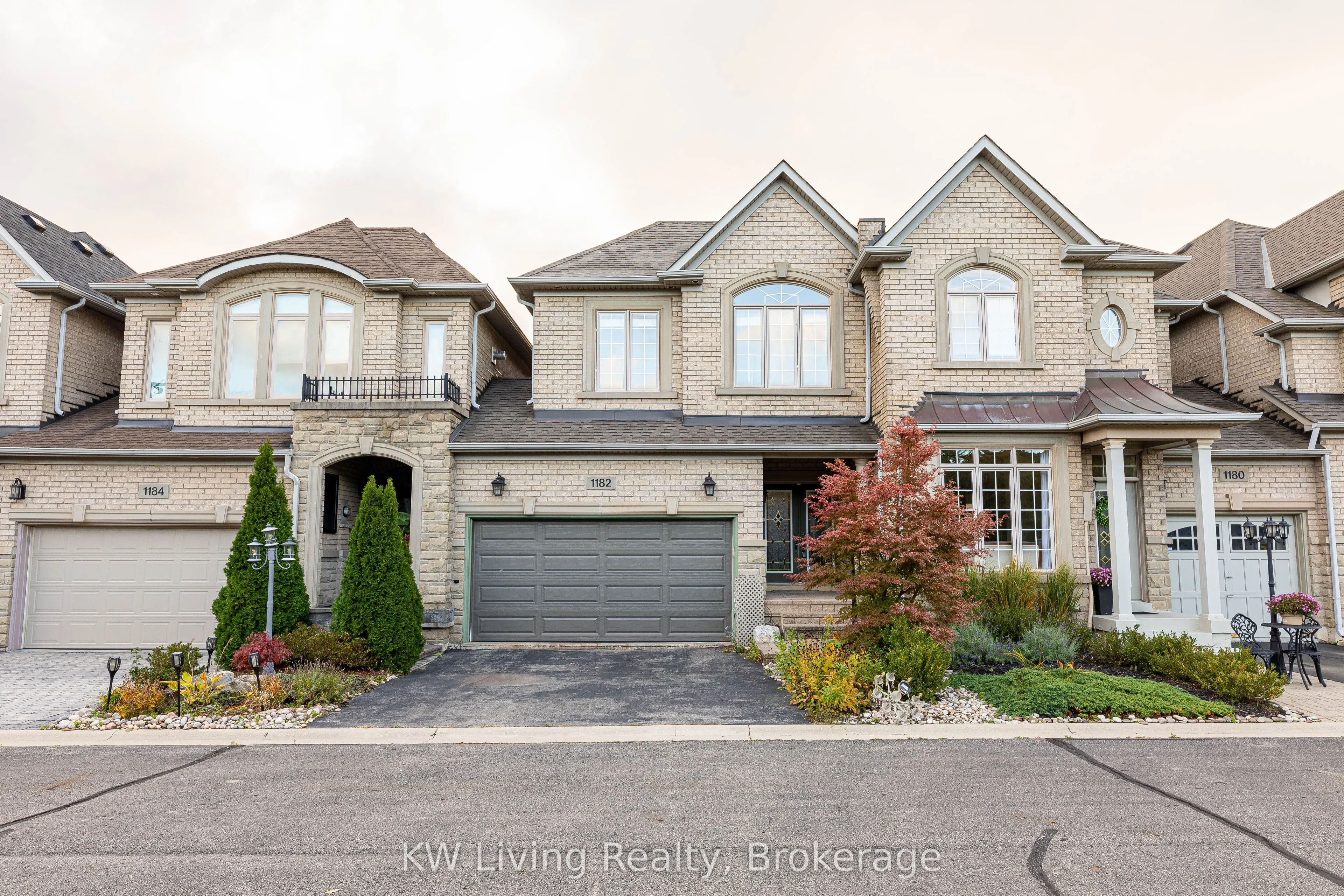 1182 Woodington Lane