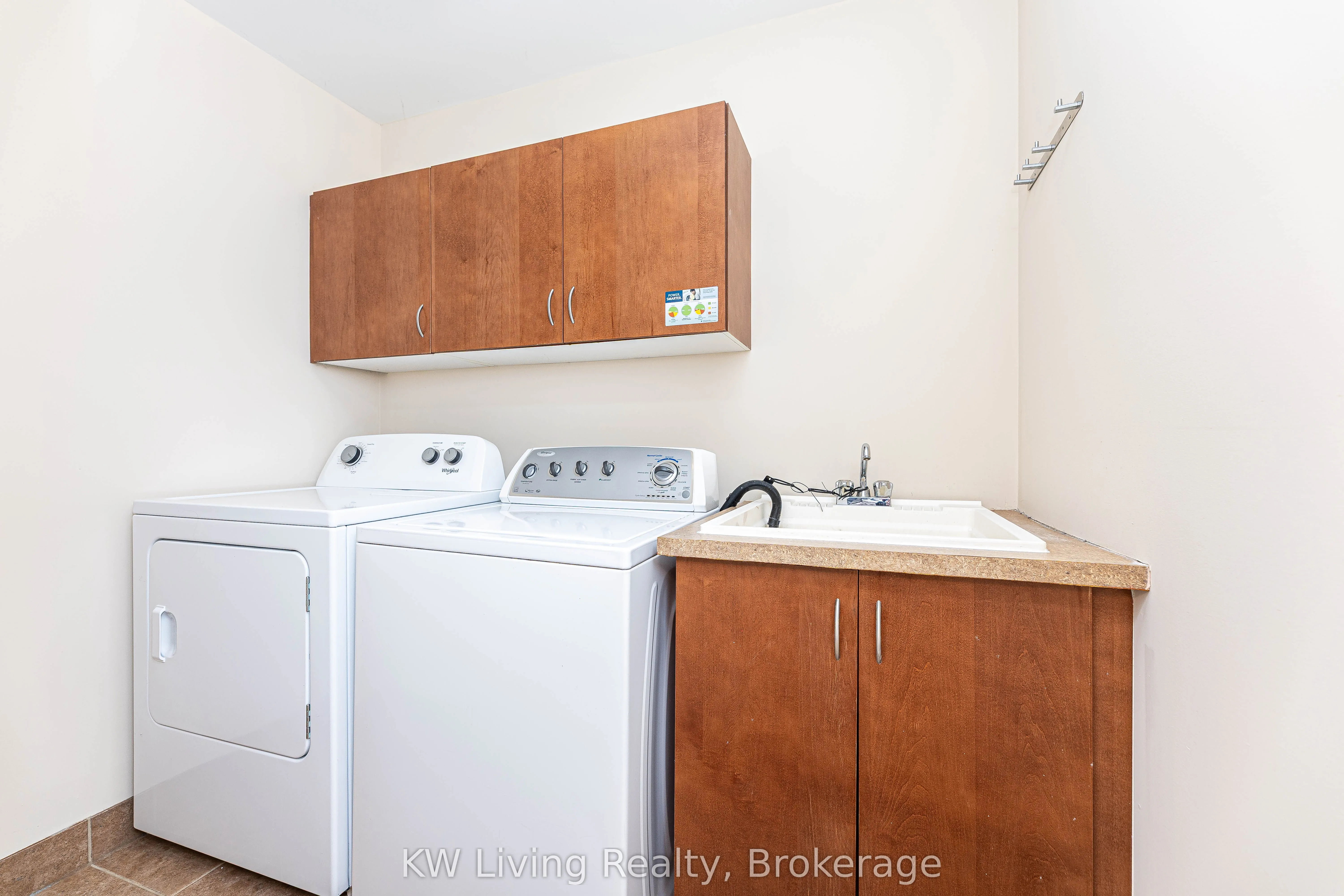 1182 Woodington Lane