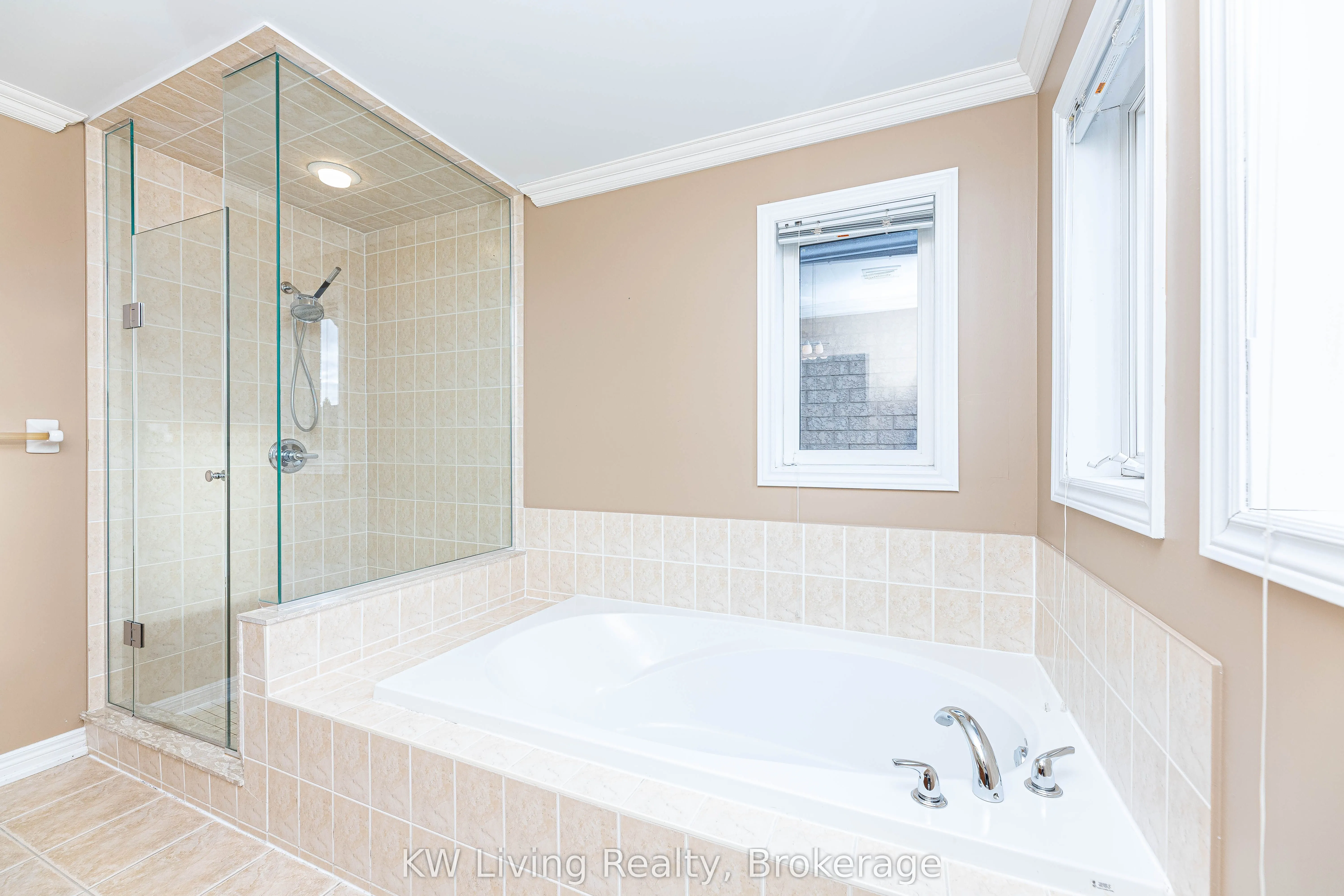 1182 Woodington Lane