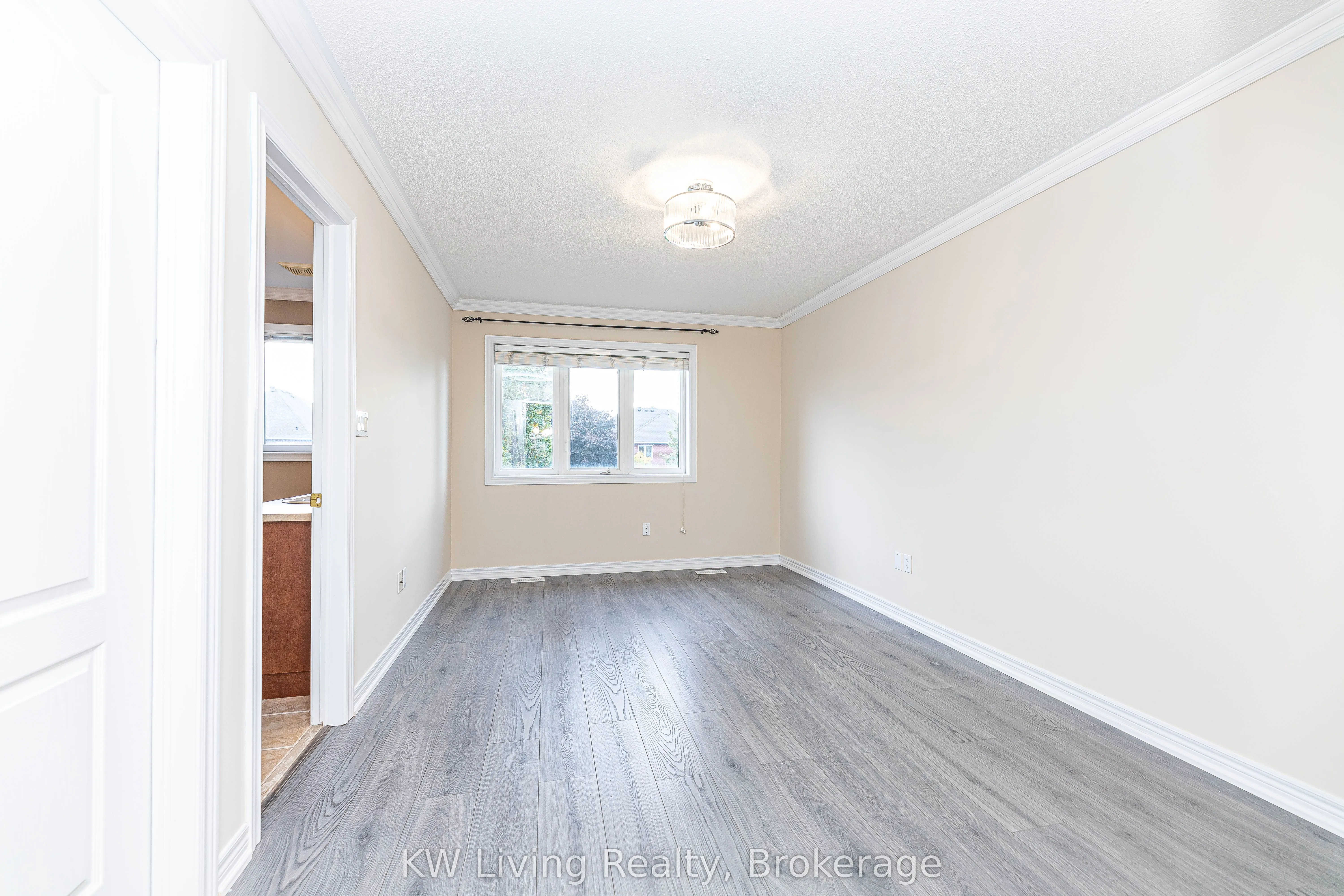 1182 Woodington Lane