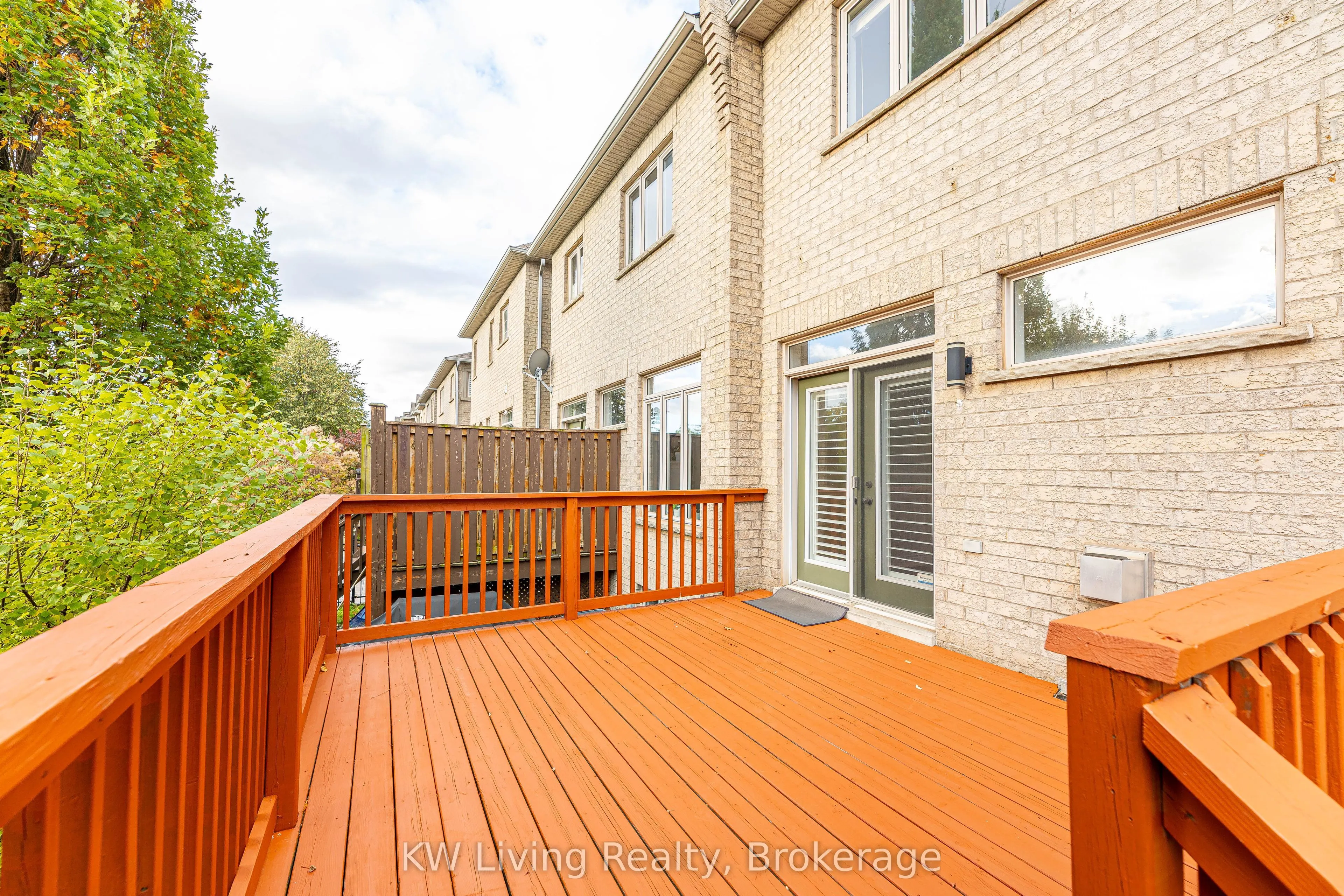 1182 Woodington Lane