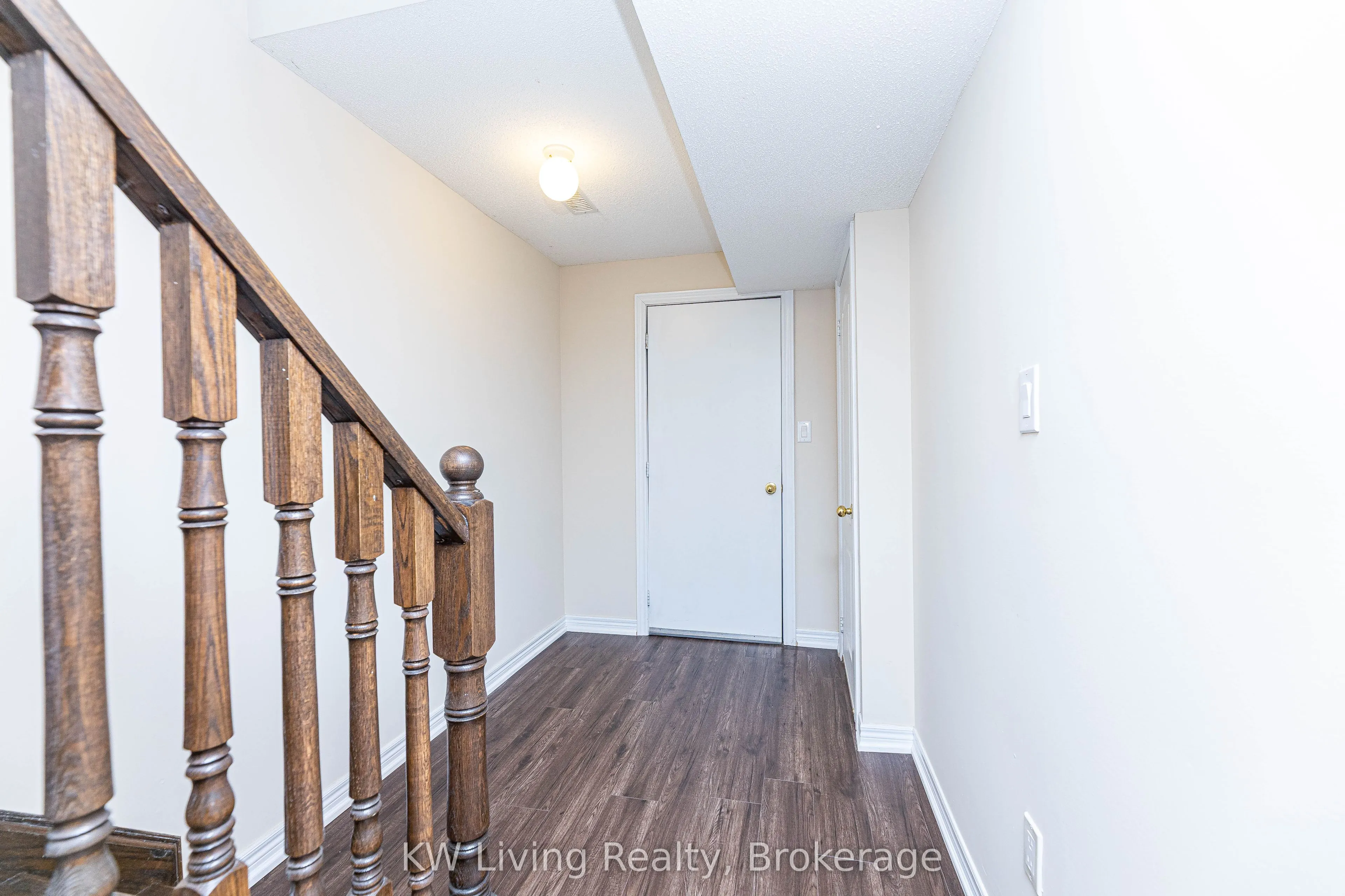 1182 Woodington Lane