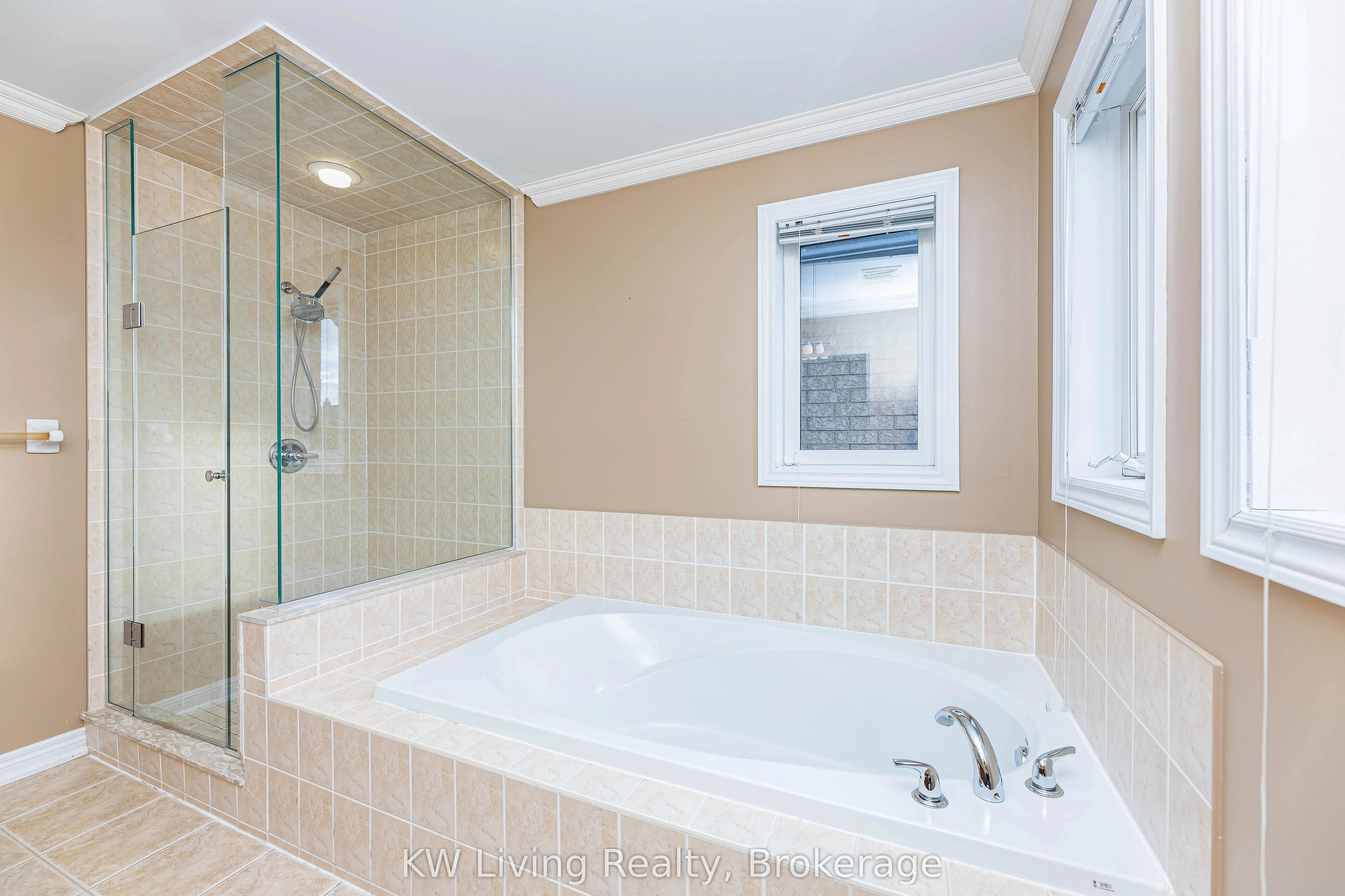 1182 Woodington Lane