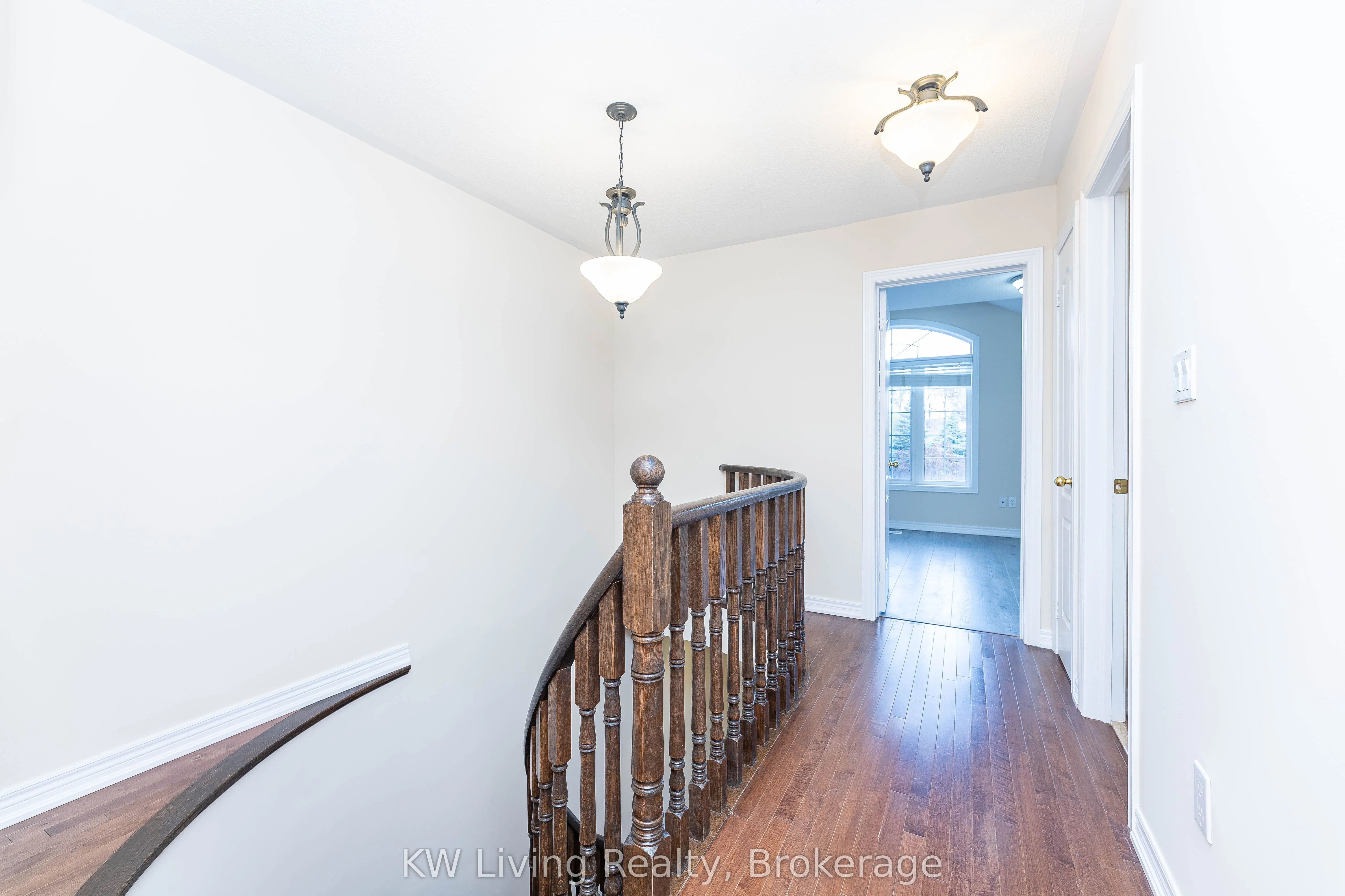 1182 Woodington Lane