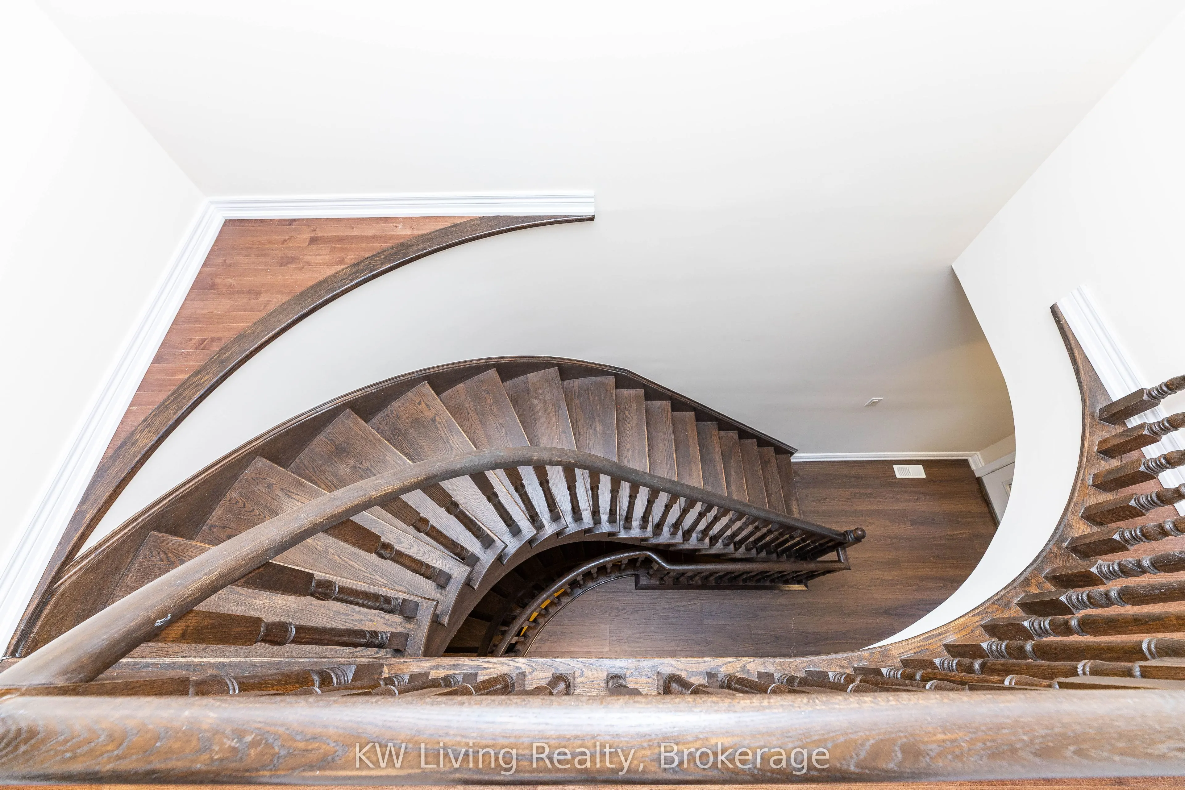 1182 Woodington Lane