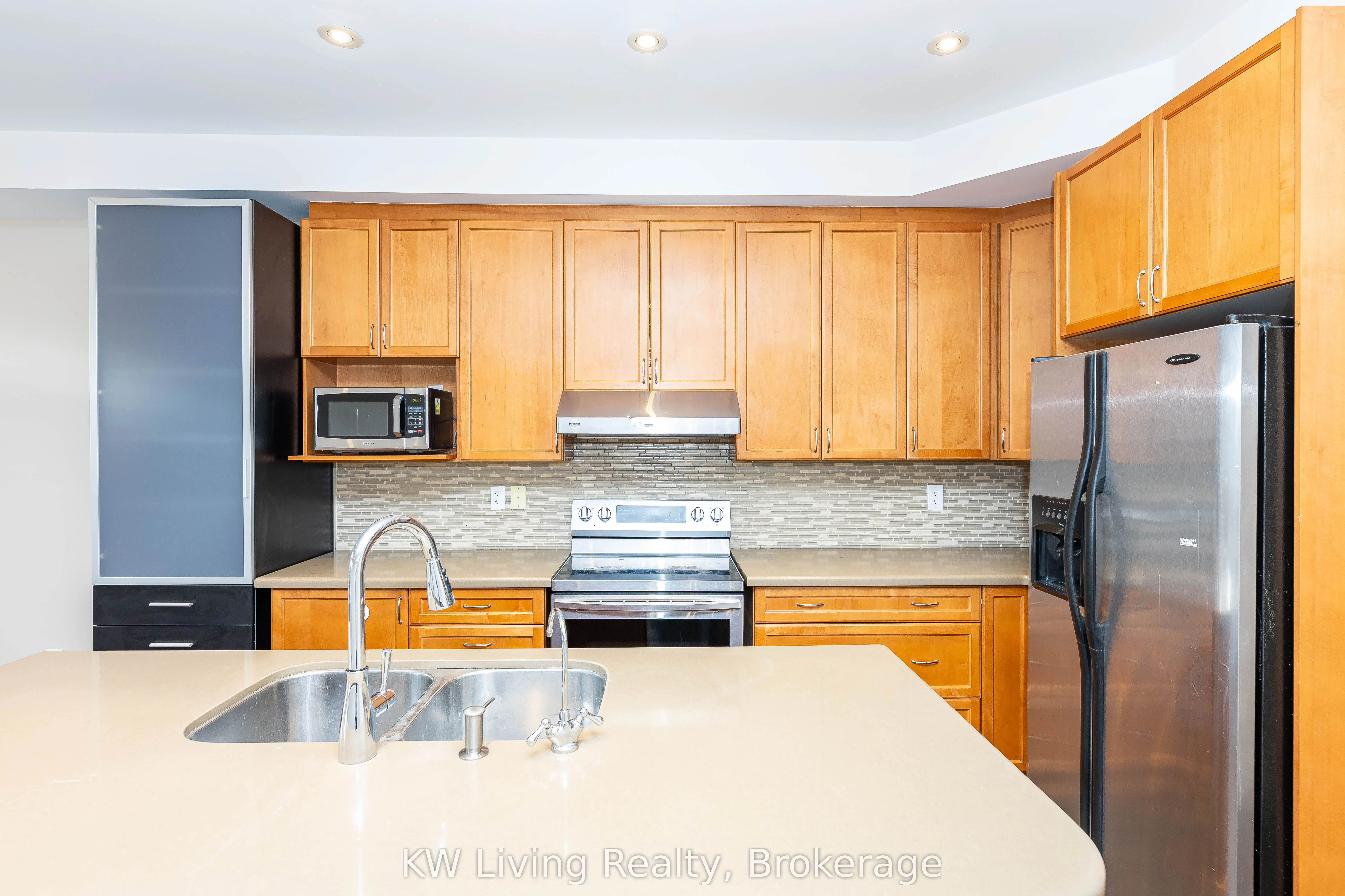 1182 Woodington Lane