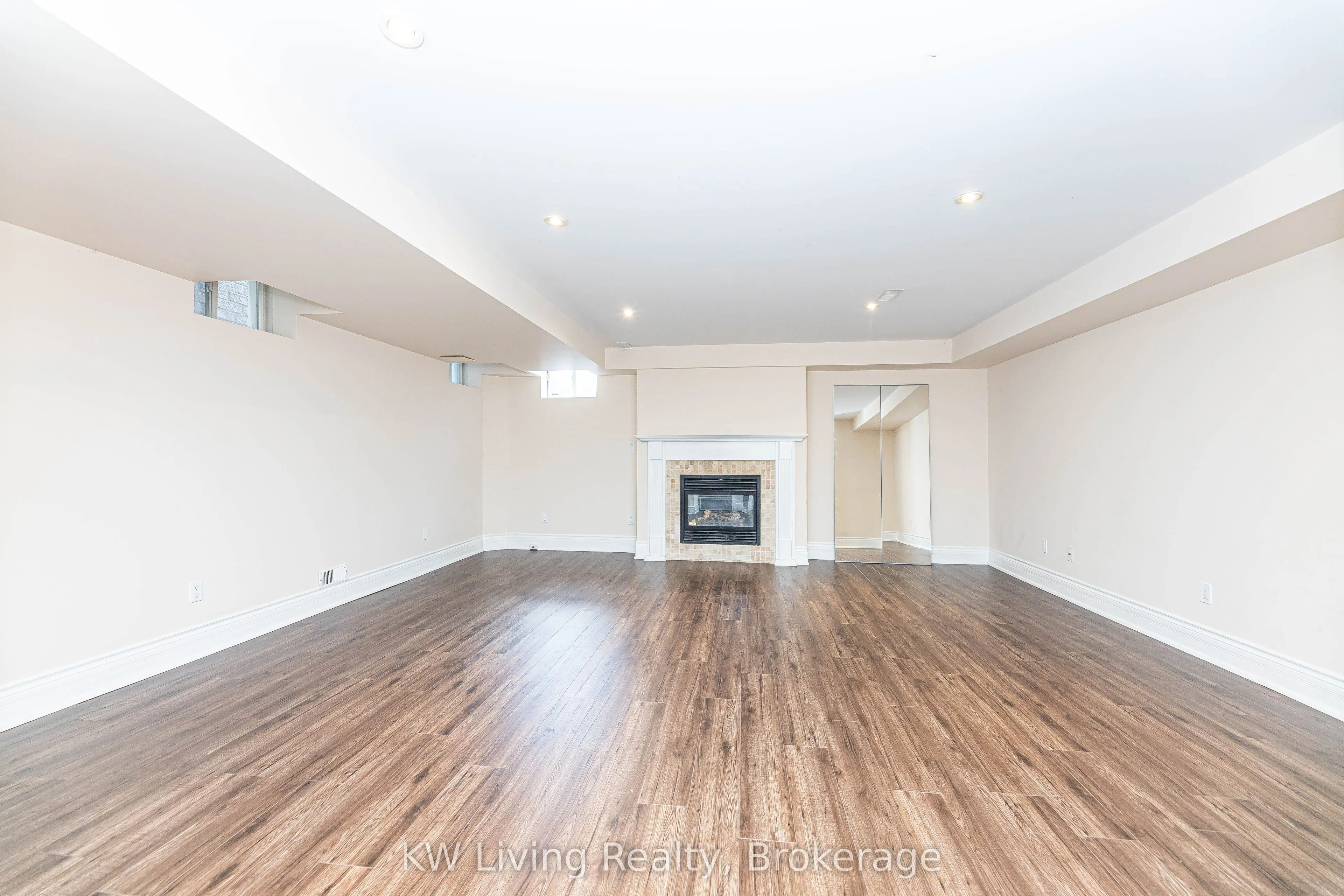 1182 Woodington Lane