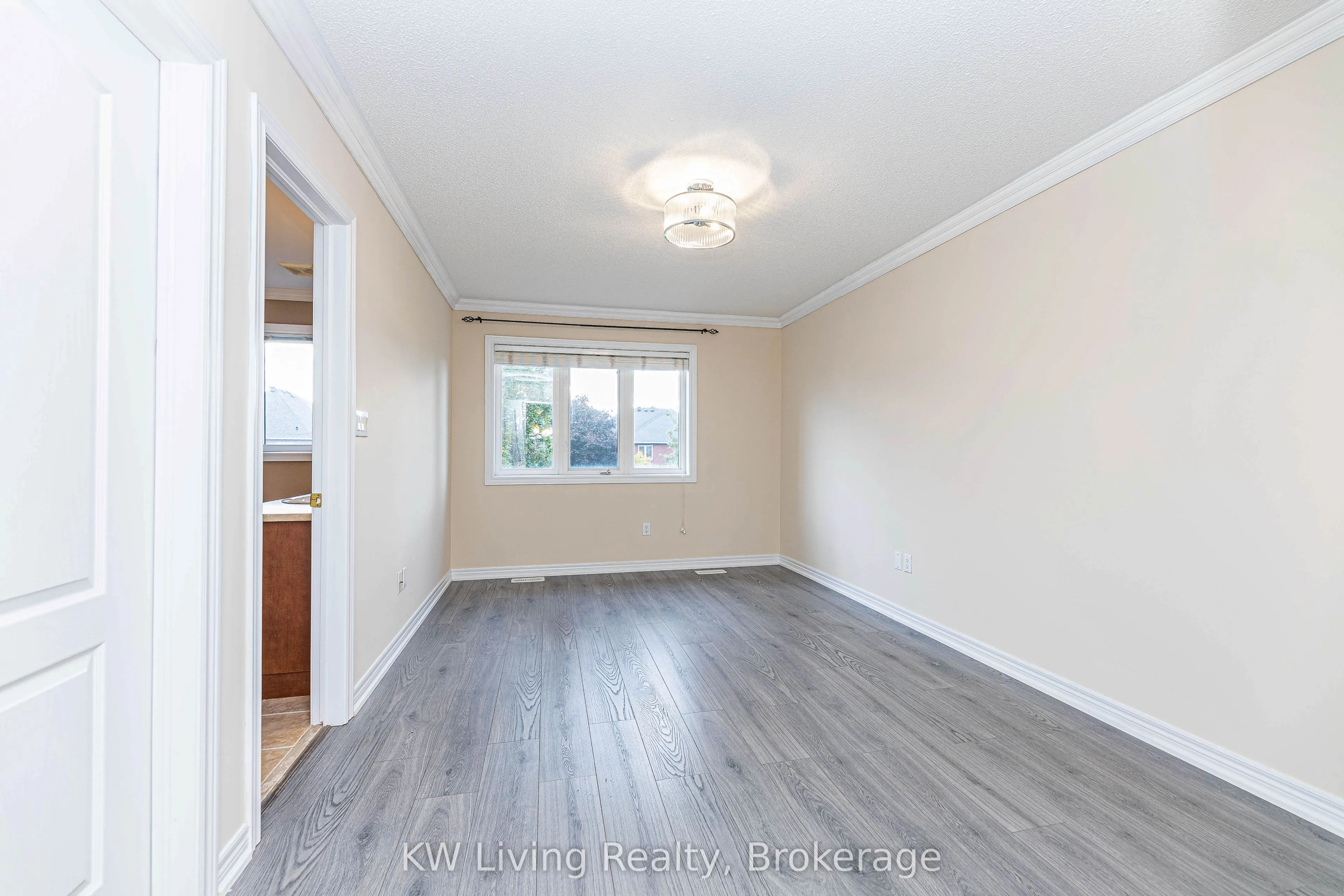 1182 Woodington Lane