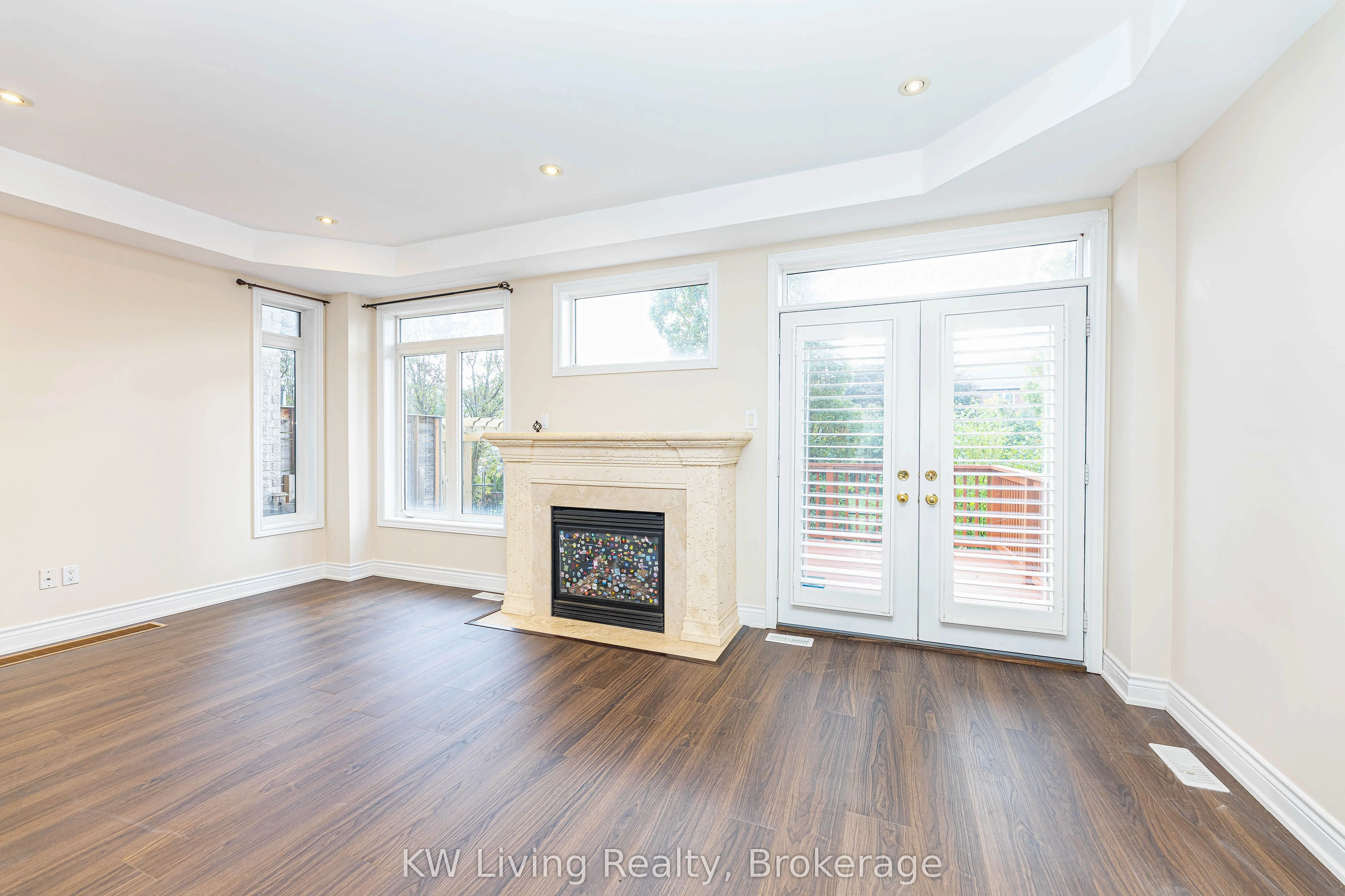 1182 Woodington Lane