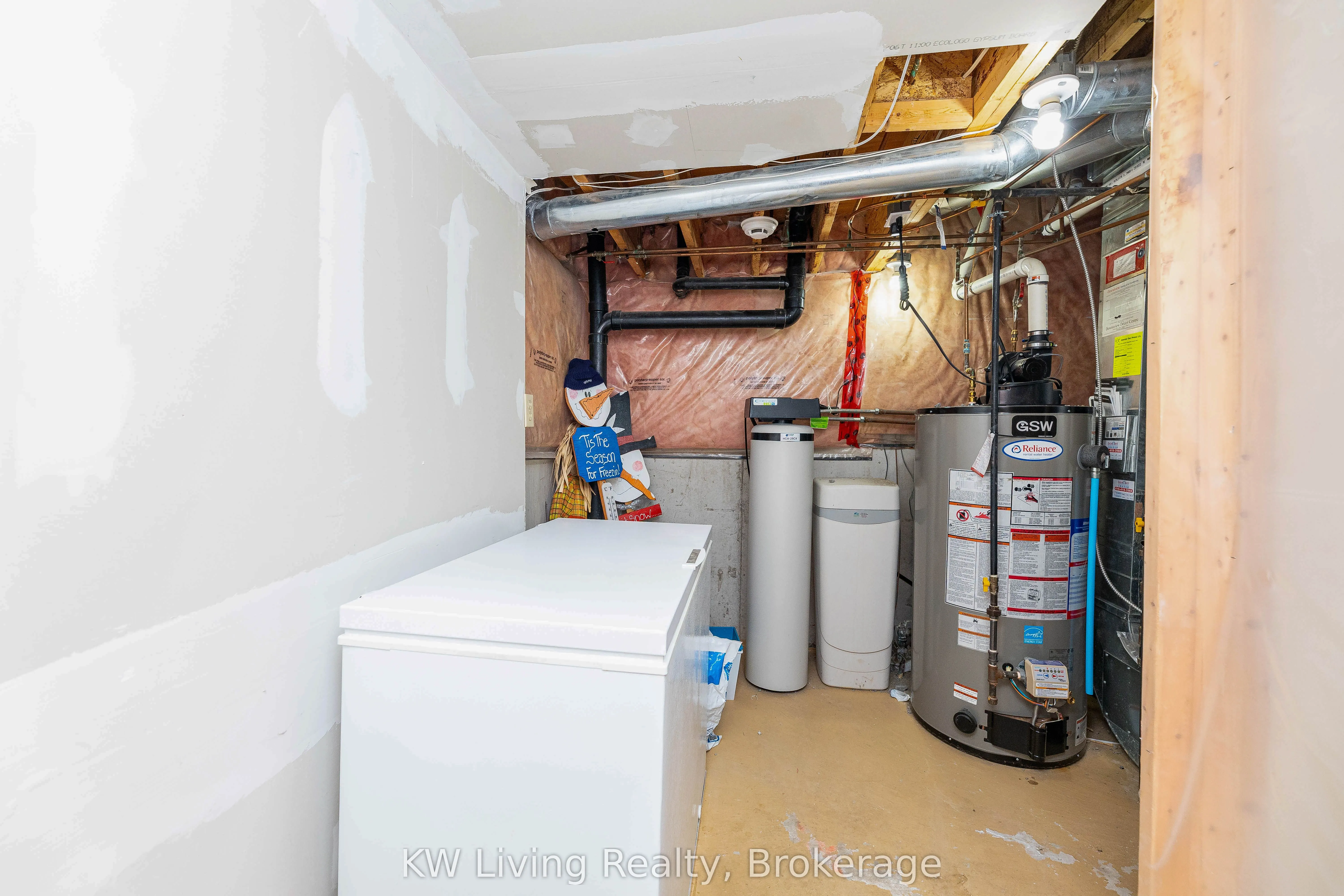 1182 Woodington Lane