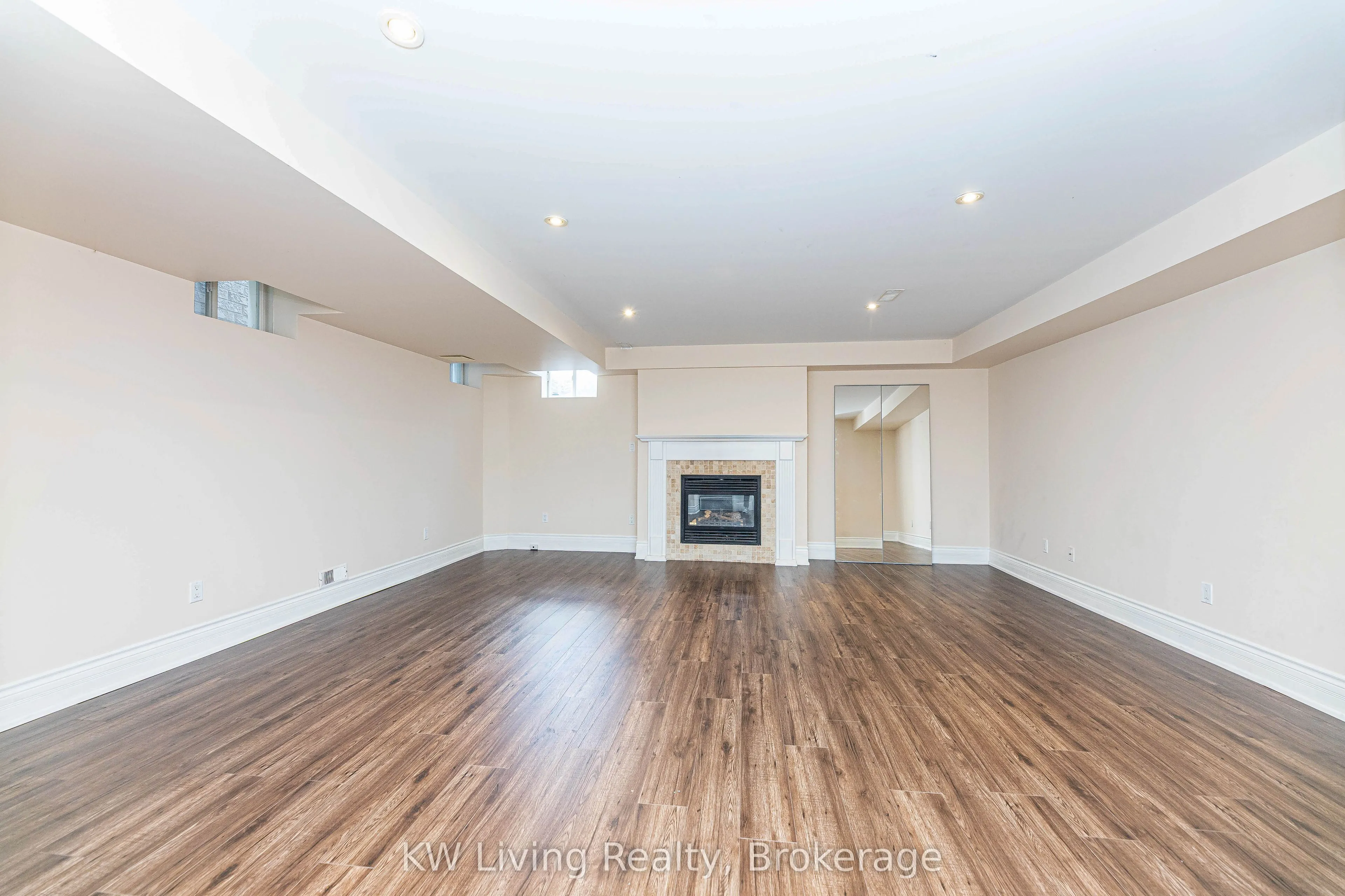 1182 Woodington Lane