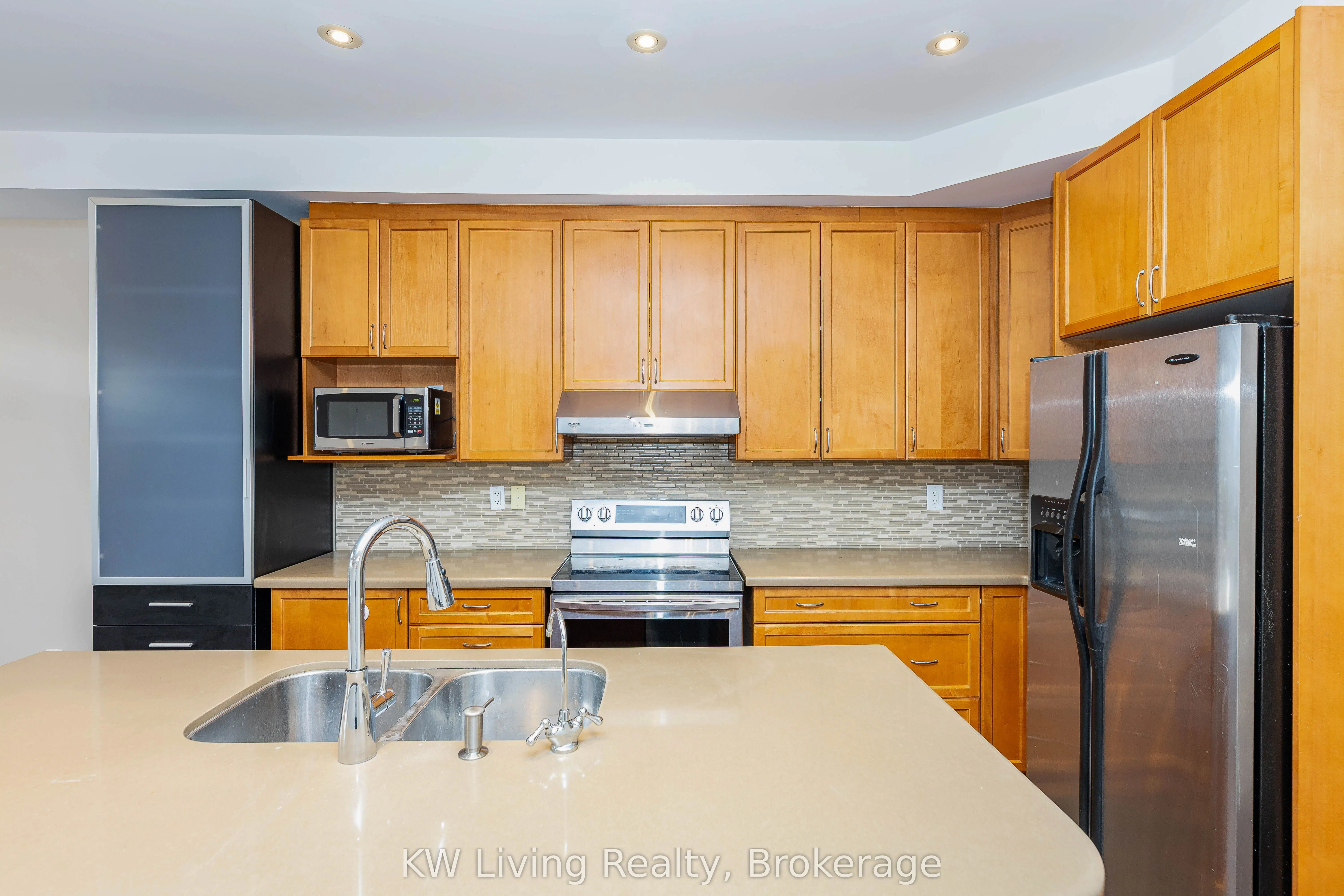 1182 Woodington Lane