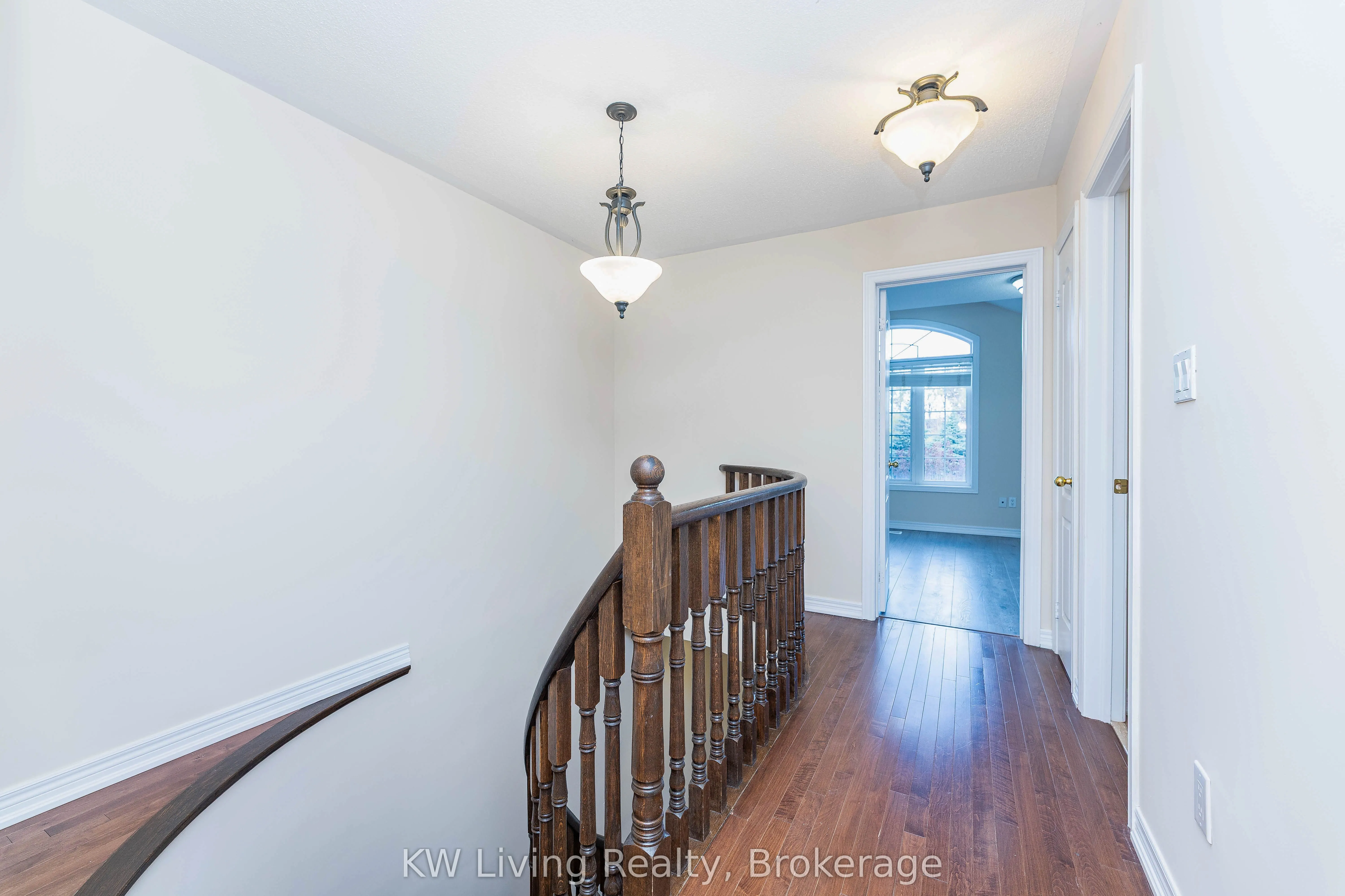 1182 Woodington Lane