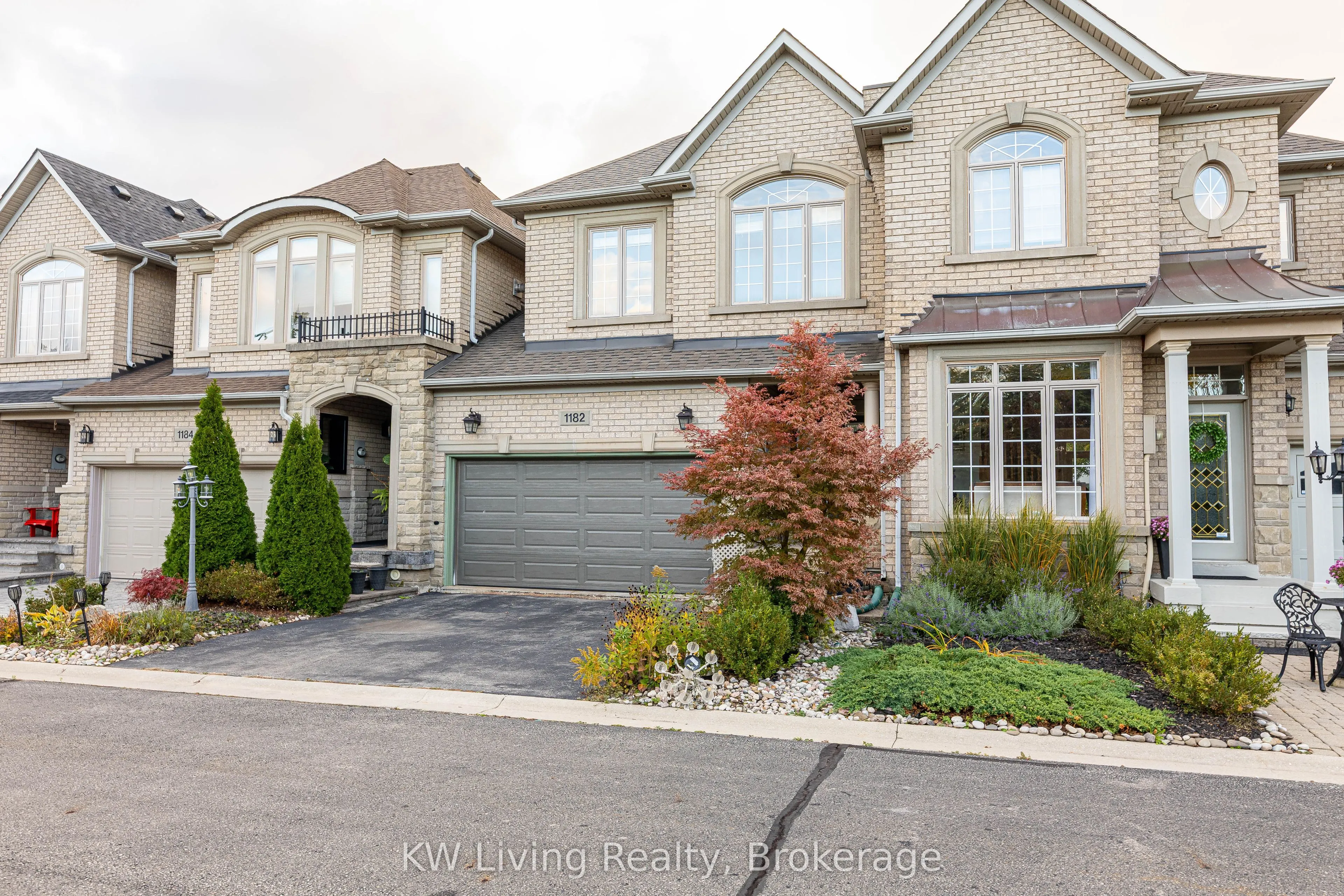 1182 Woodington Lane