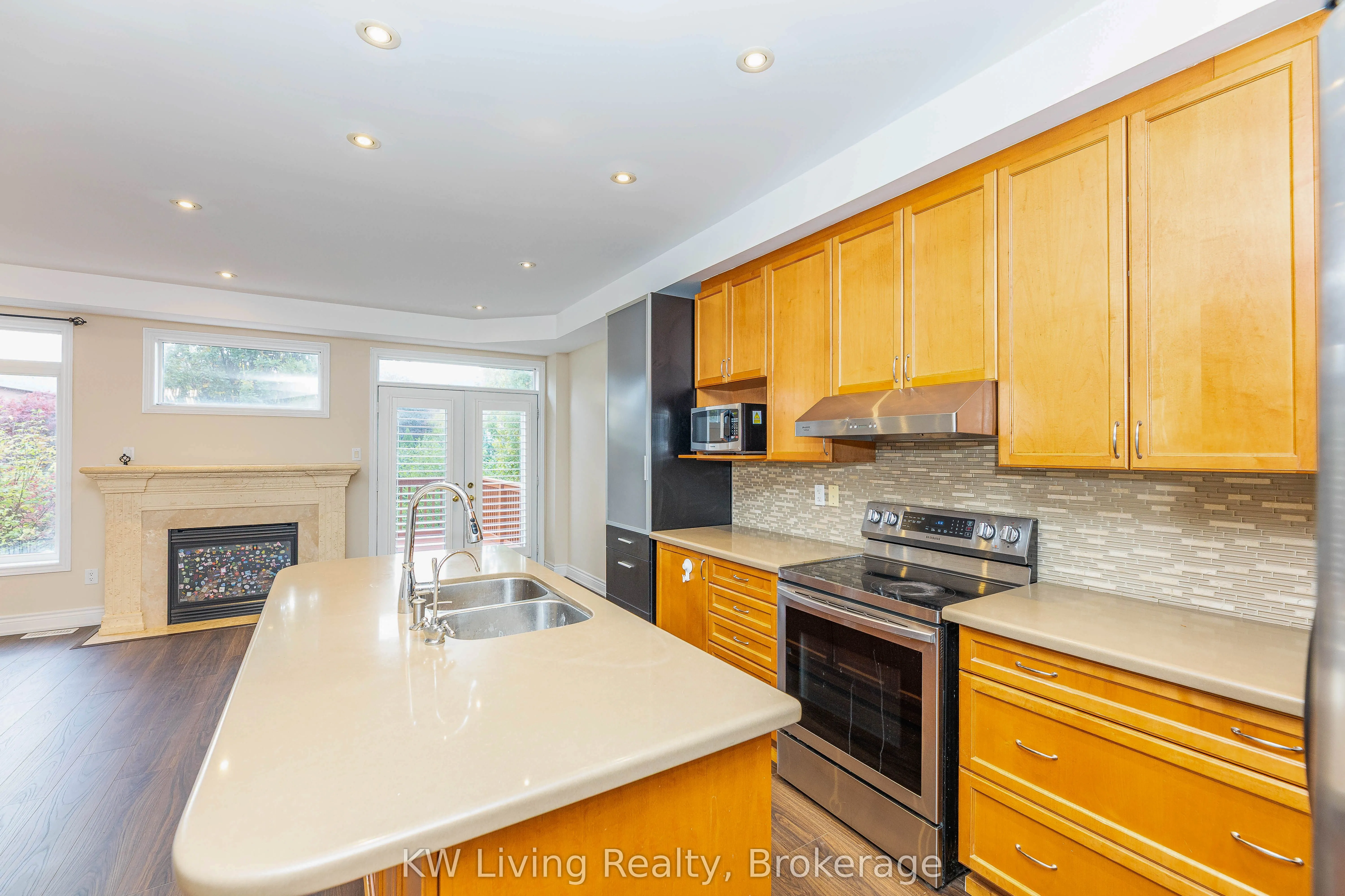 1182 Woodington Lane