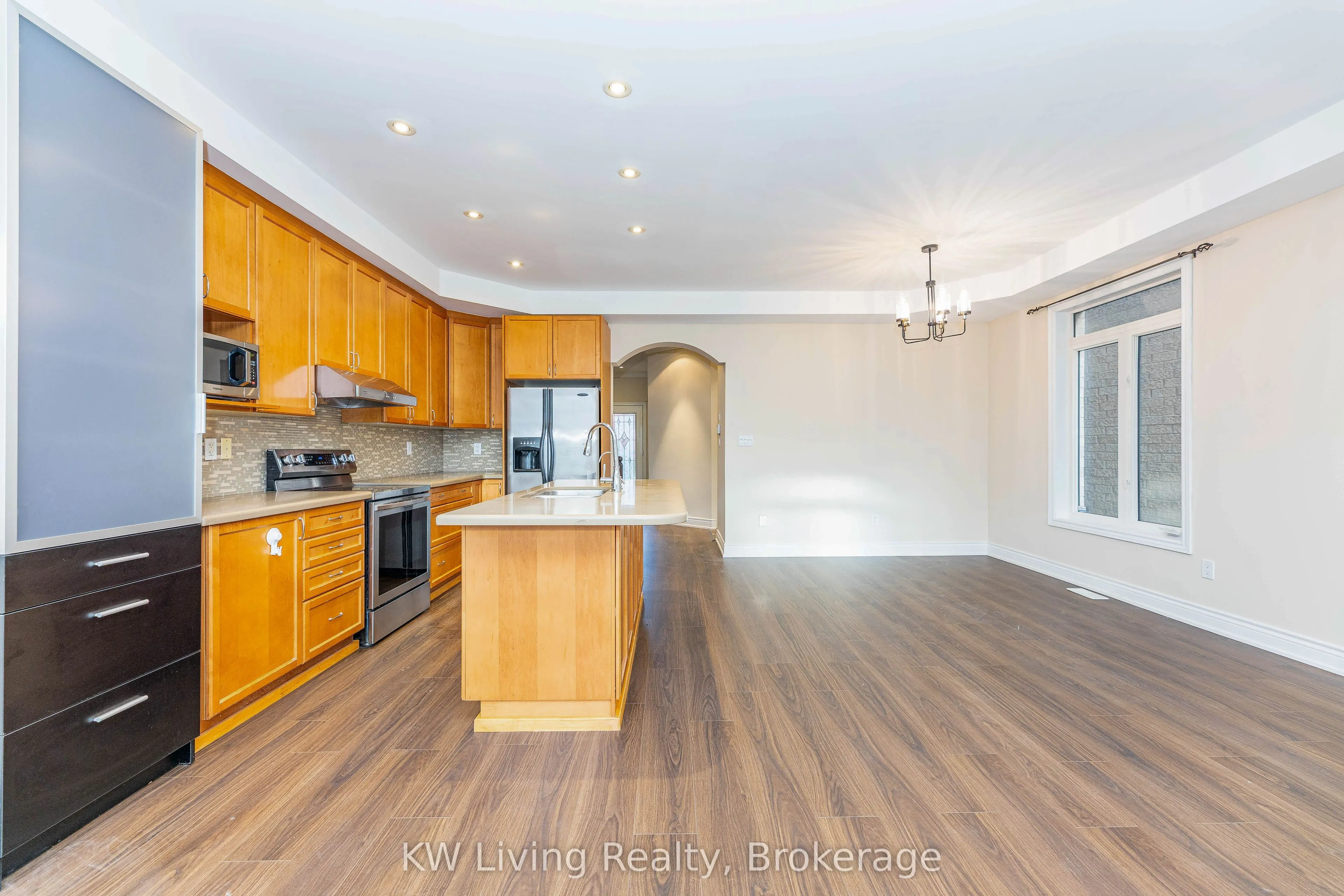 1182 Woodington Lane