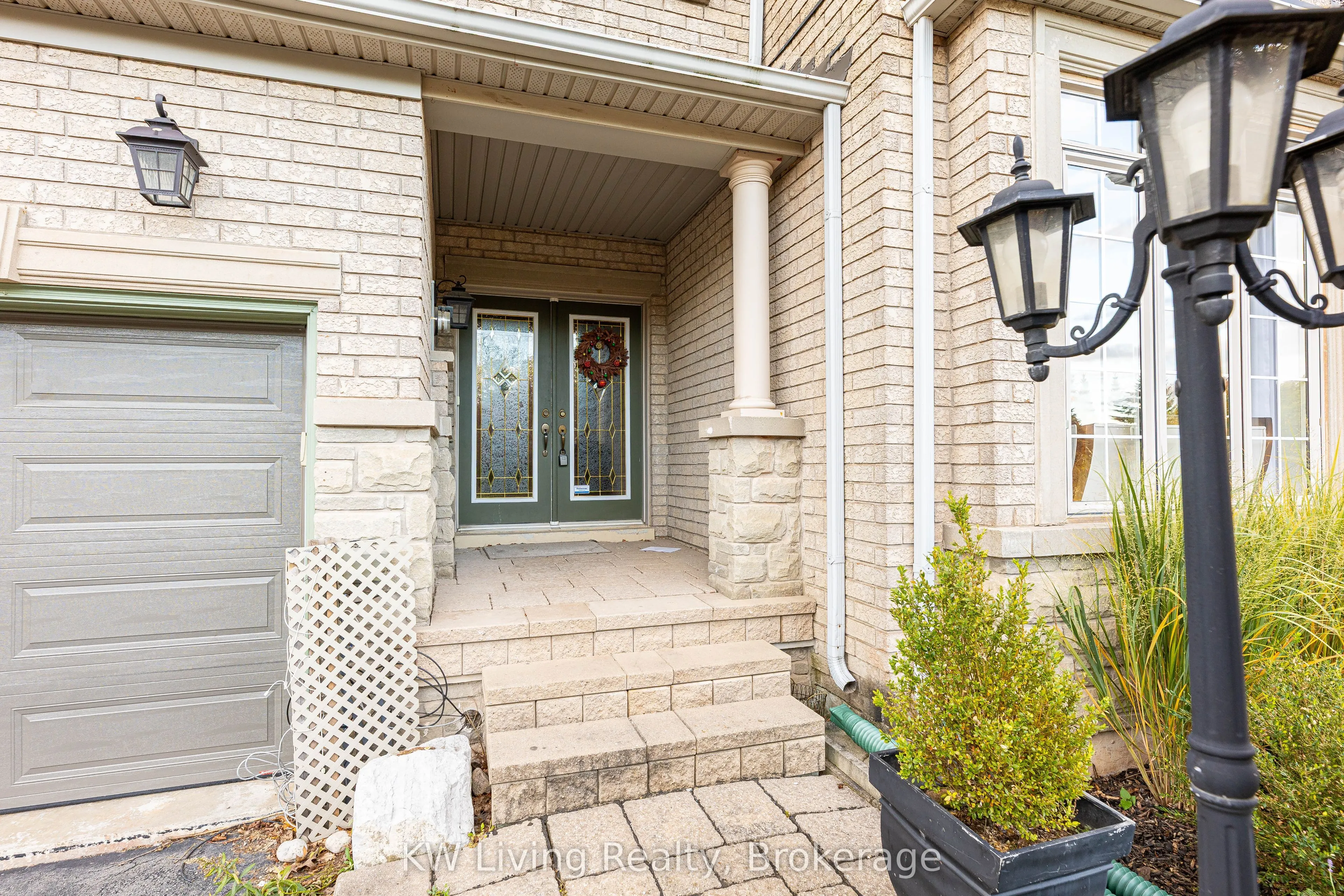 1182 Woodington Lane